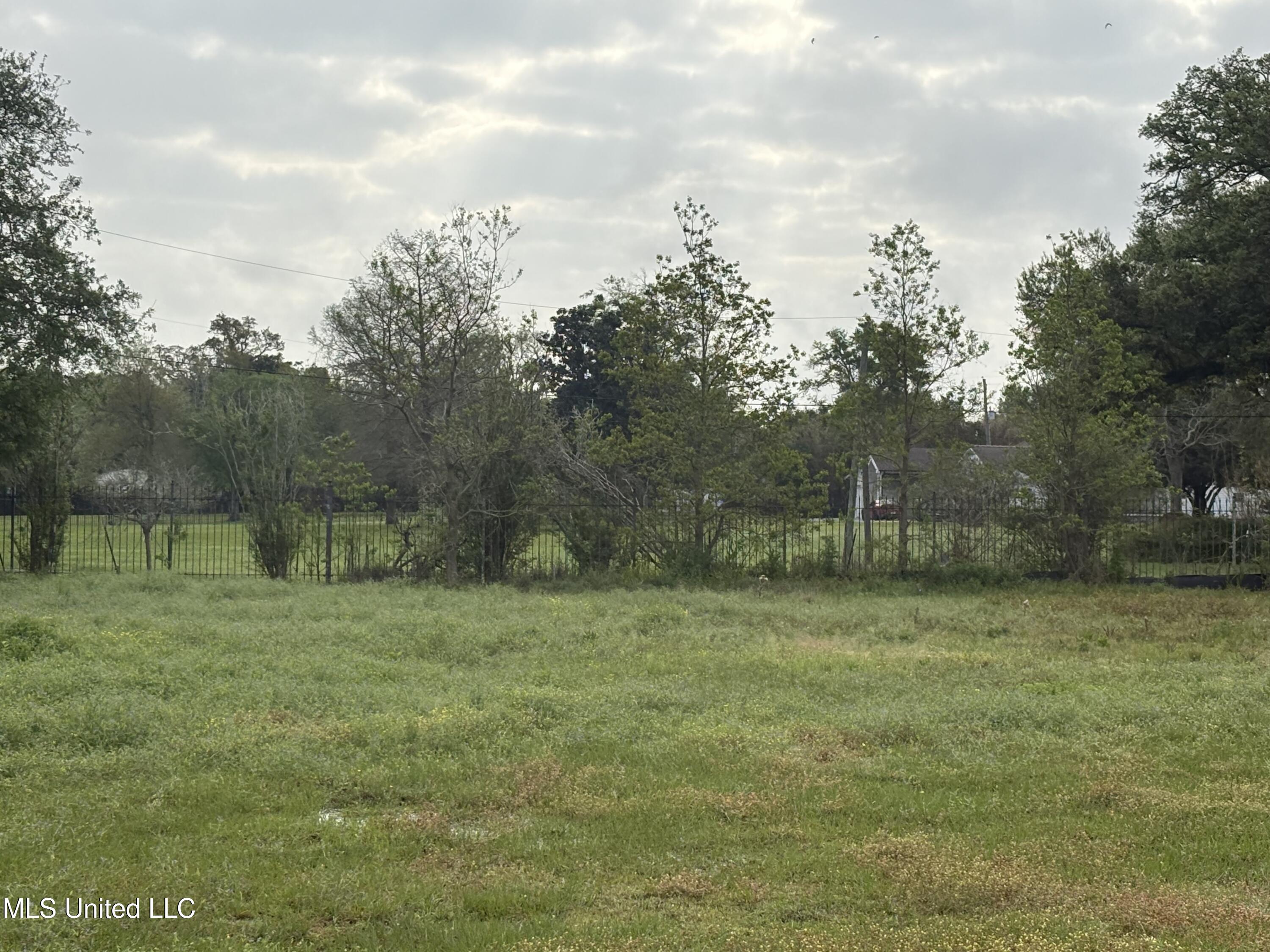 Seaside Oaks Drive Property Photo 1