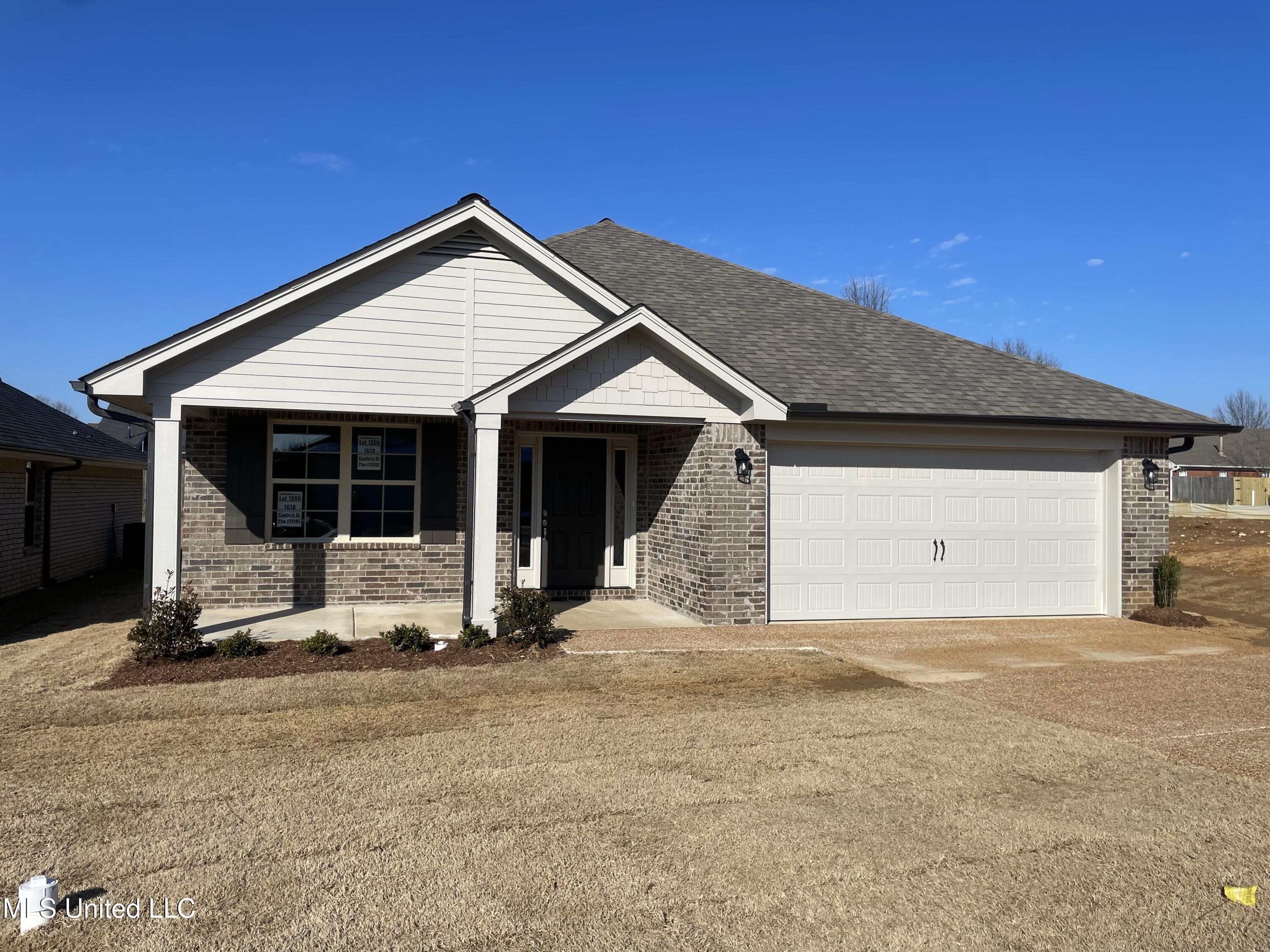 1573 S Reece Drive Property Photo 1