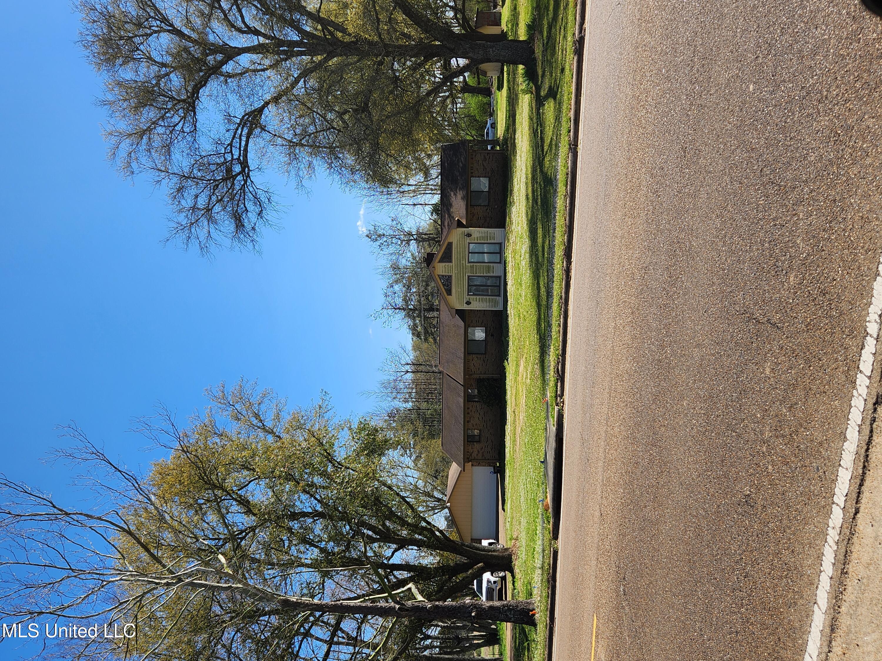 7523 Siwell Road Property Photo 2