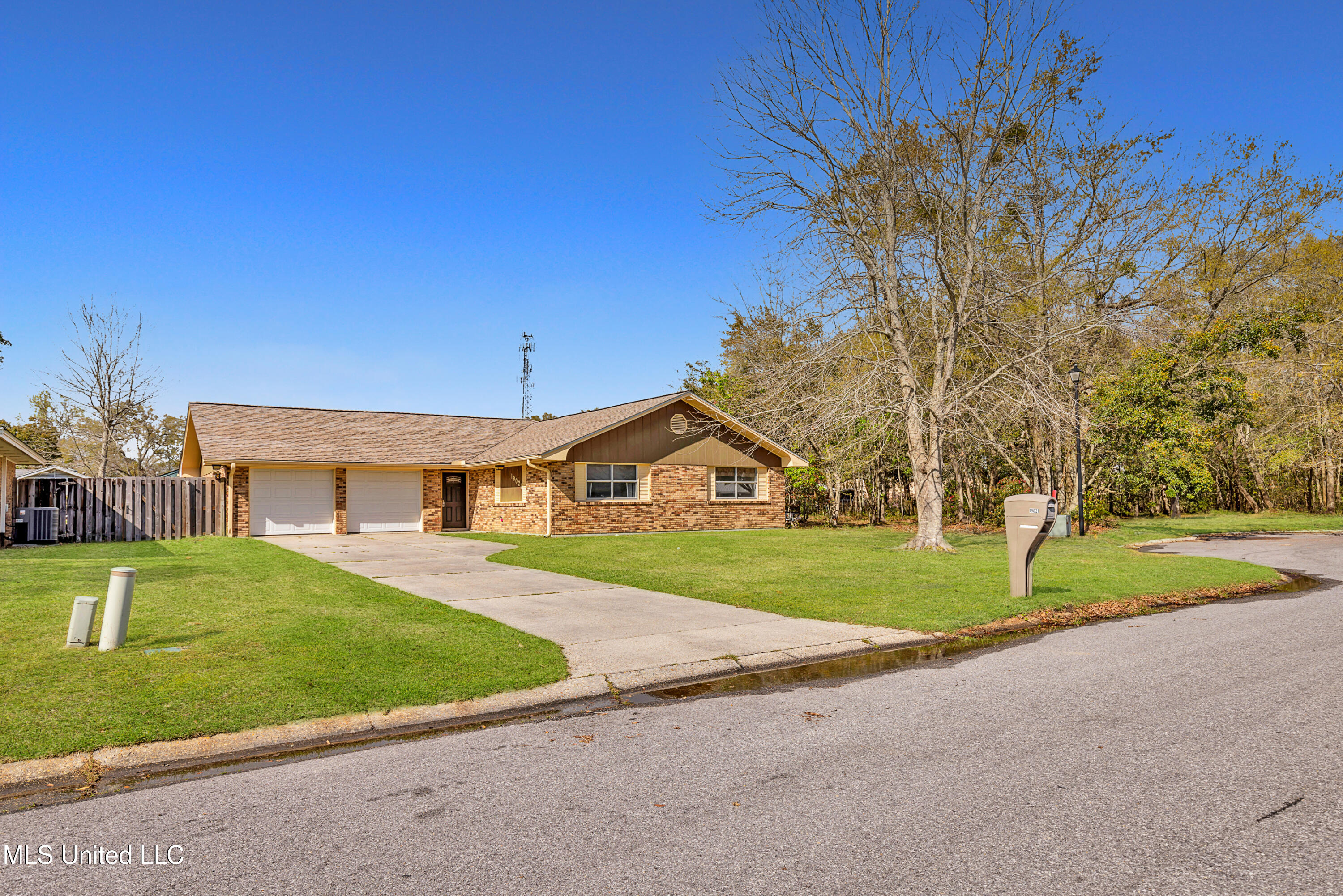 19021 Red Bud Drive Property Photo 1