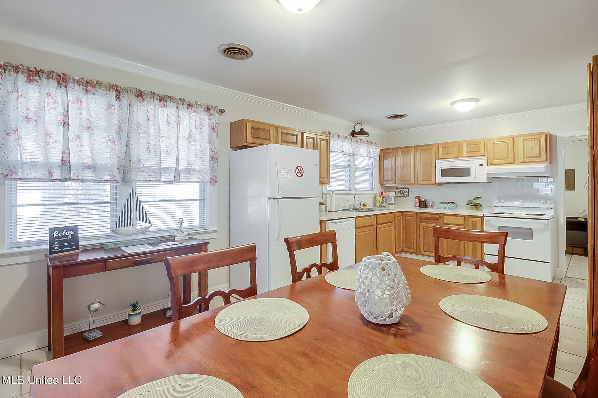 121 E Second Street Property Photo 8