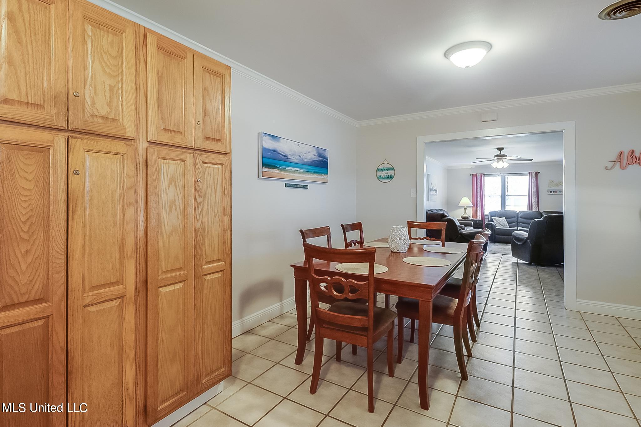 121 E Second Street Property Photo 9