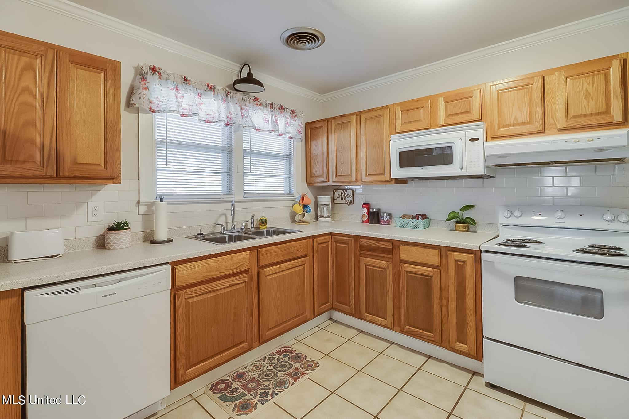 121 E Second Street Property Photo 10