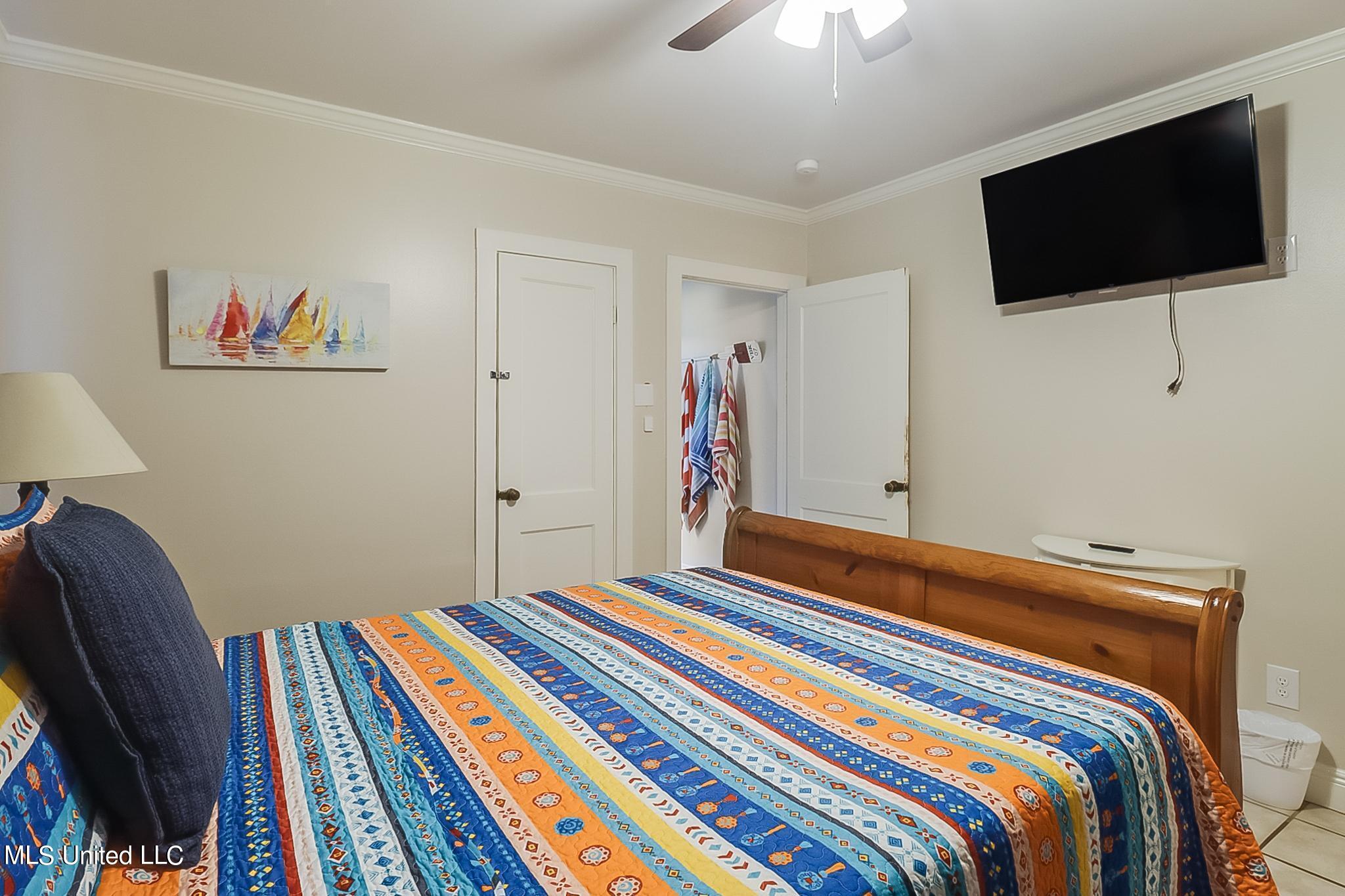 121 E Second Street Property Photo 15