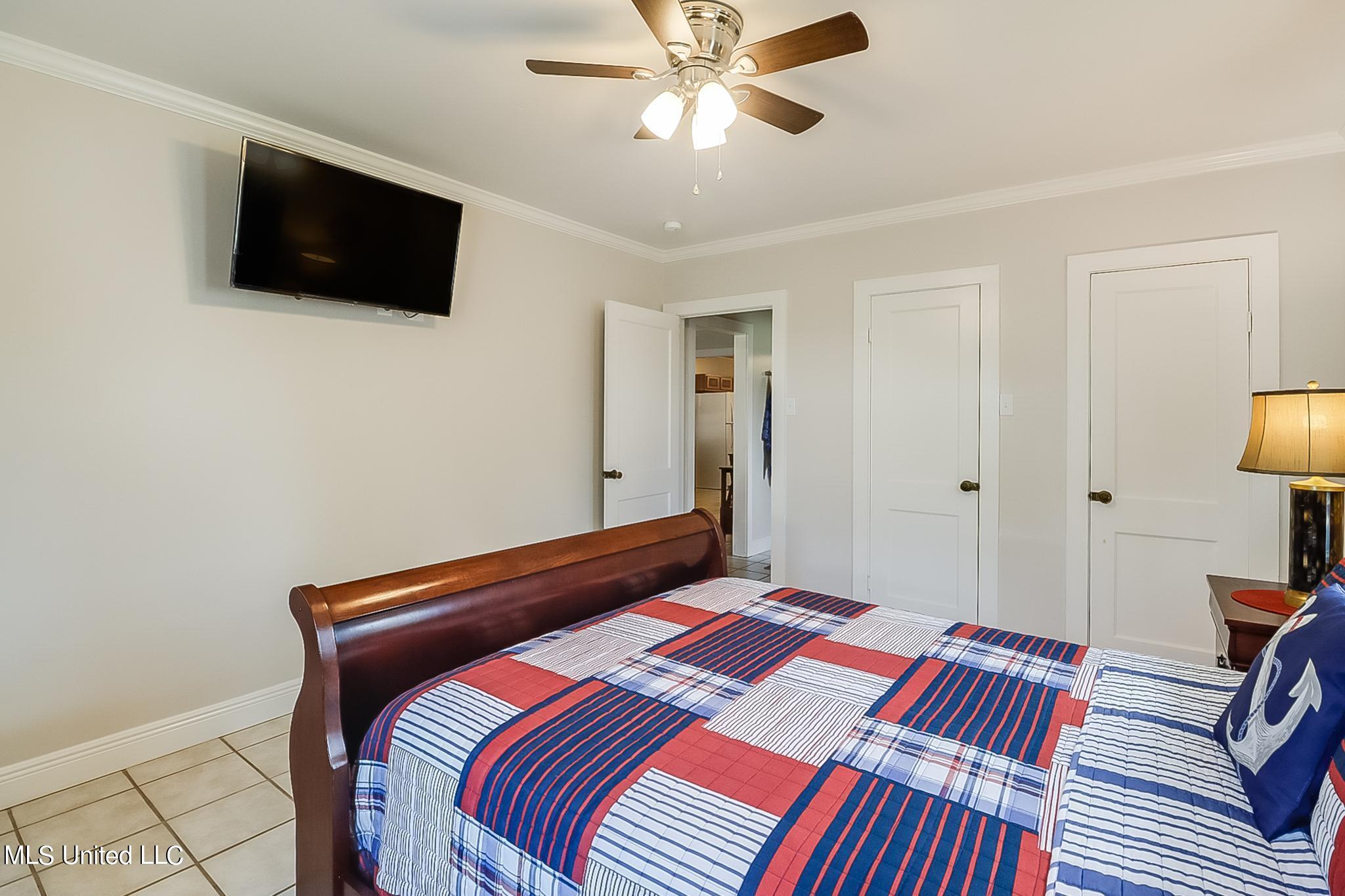 121 E Second Street Property Photo 18