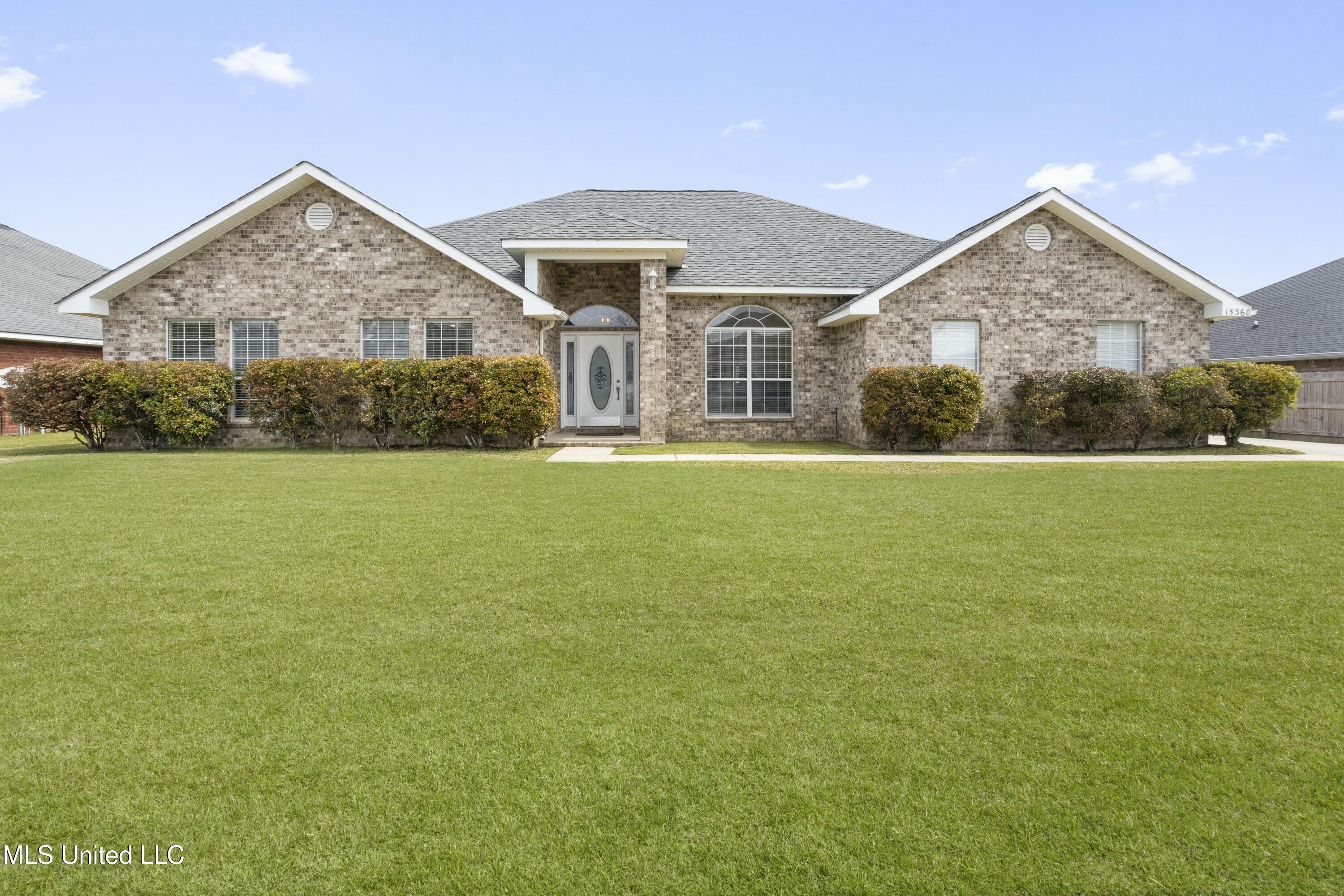 15360 Camelot Drive Property Photo