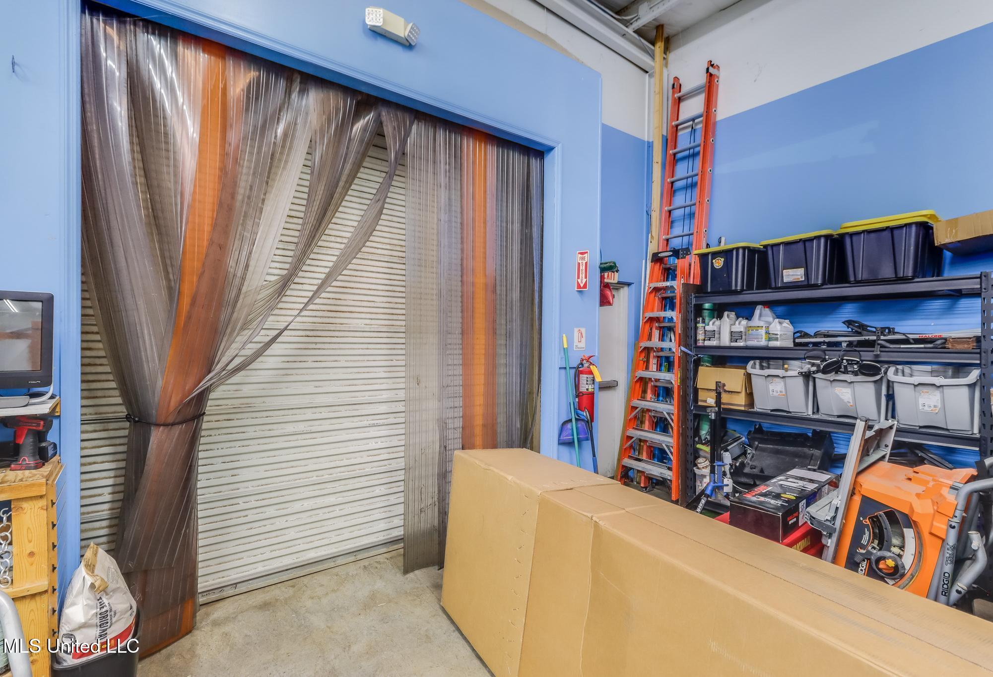 15240 Creosote Road Property Photo 30