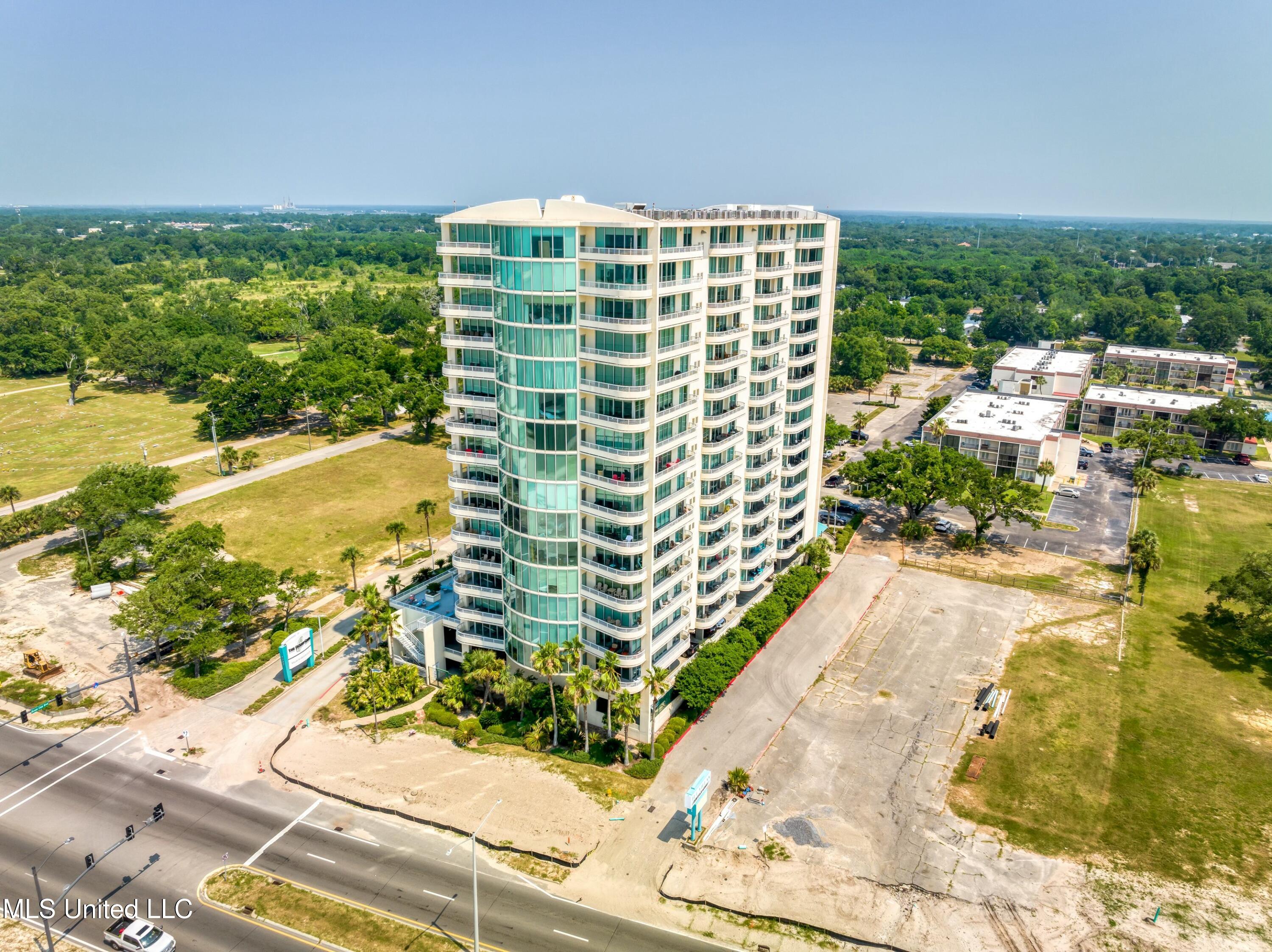 2060 Beach Boulevard Property Photo 1