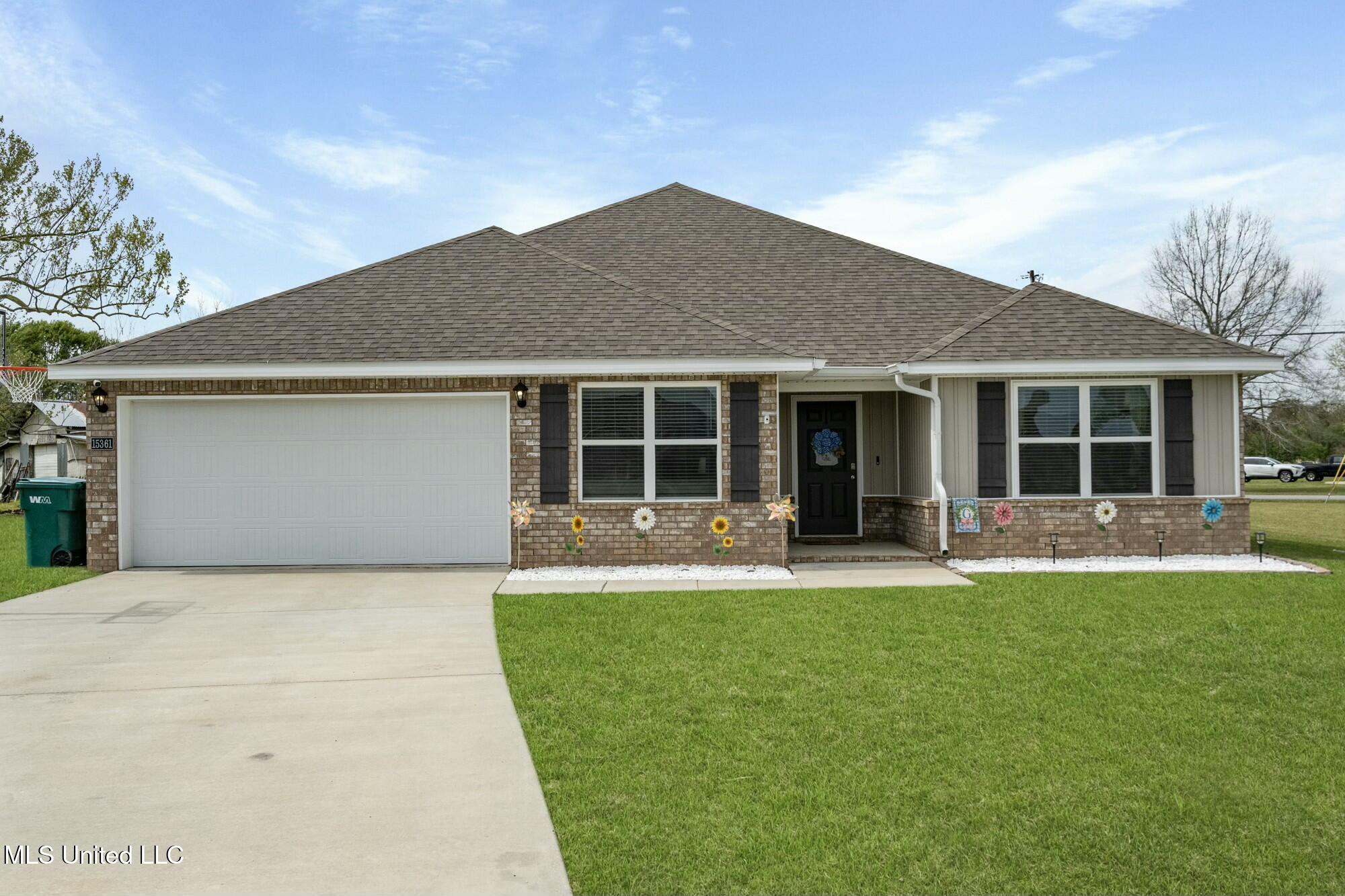 15361 Leighwood Lane Property Photo 1