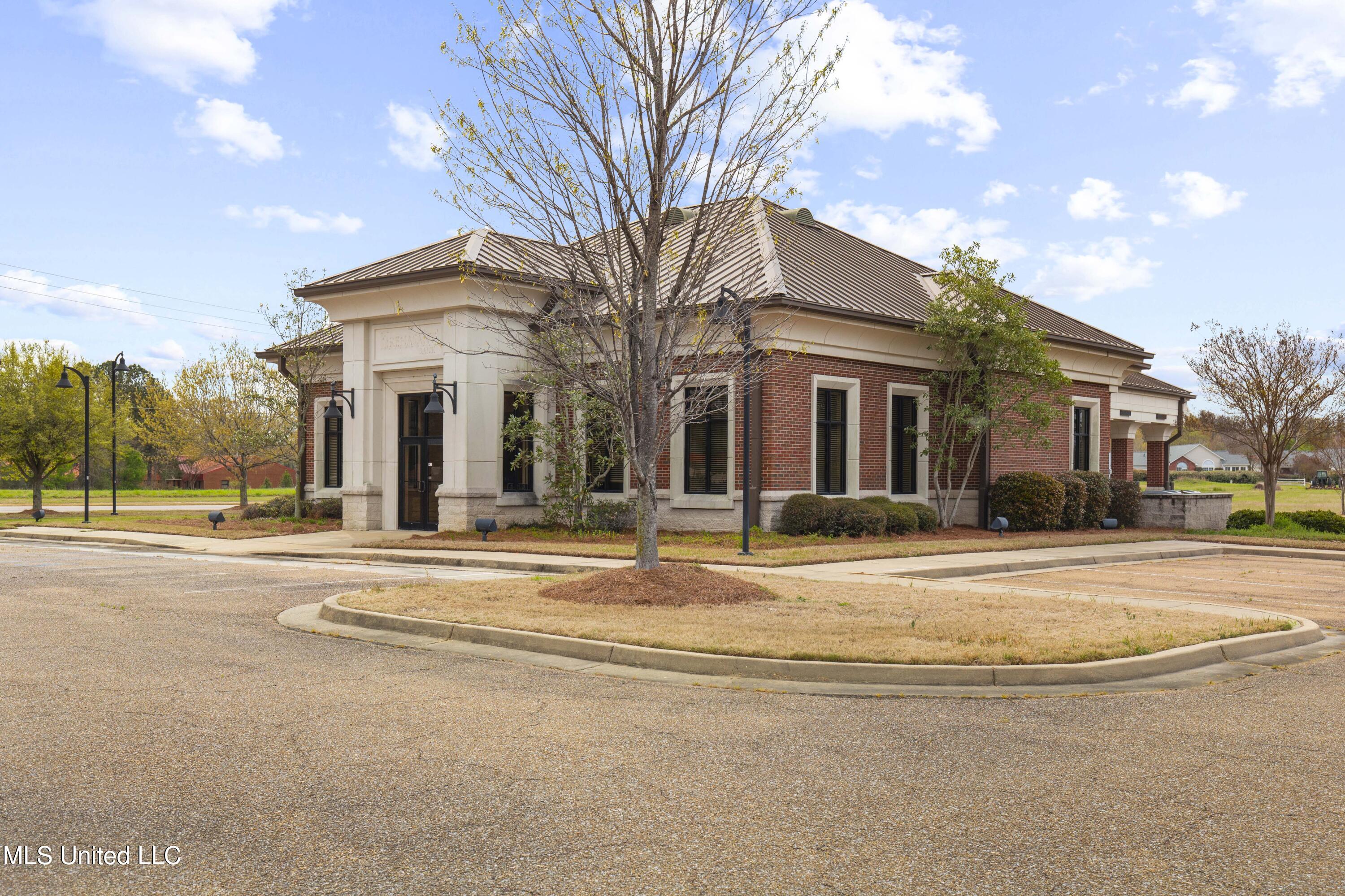 1934 Spillway Road Property Photo 1