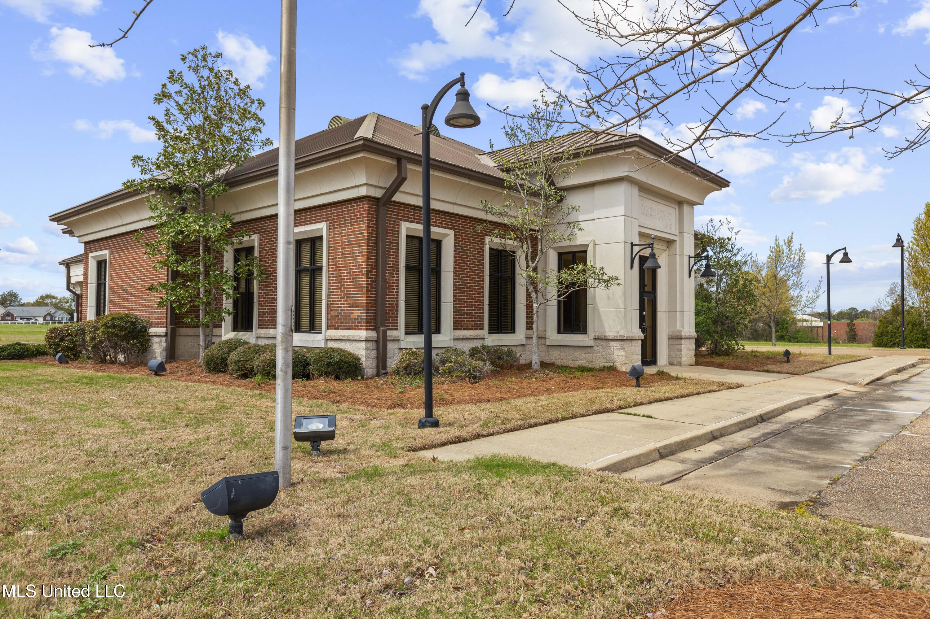 1934 Spillway Road Property Photo 3