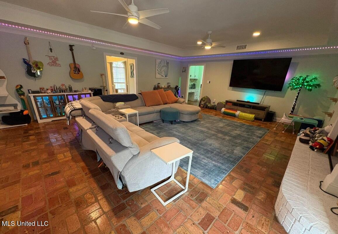 1216 Dr Campbell Drive Property Photo 4