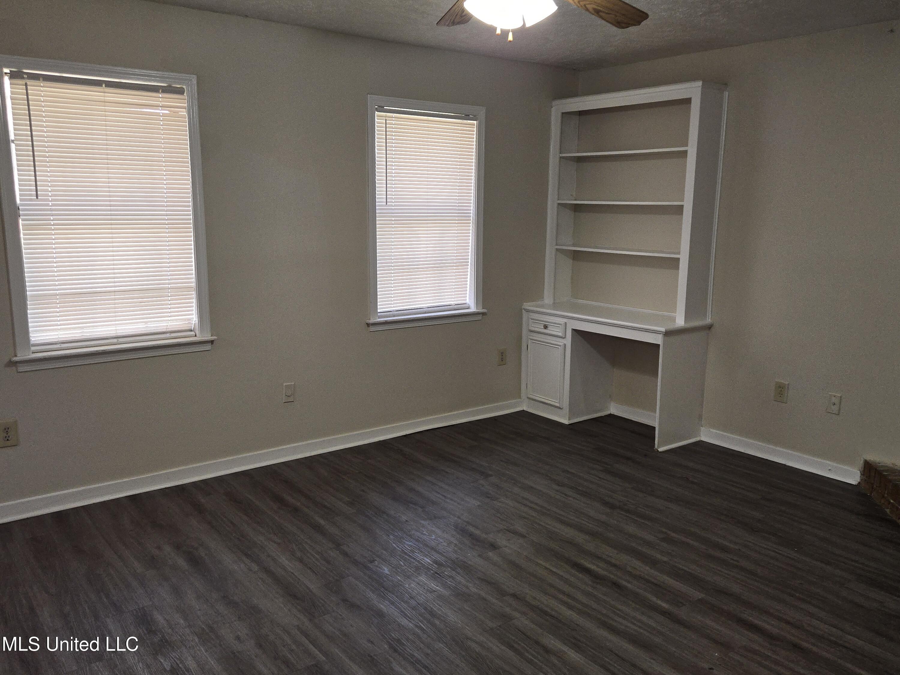 5713 Horton Ave Property Photo 3