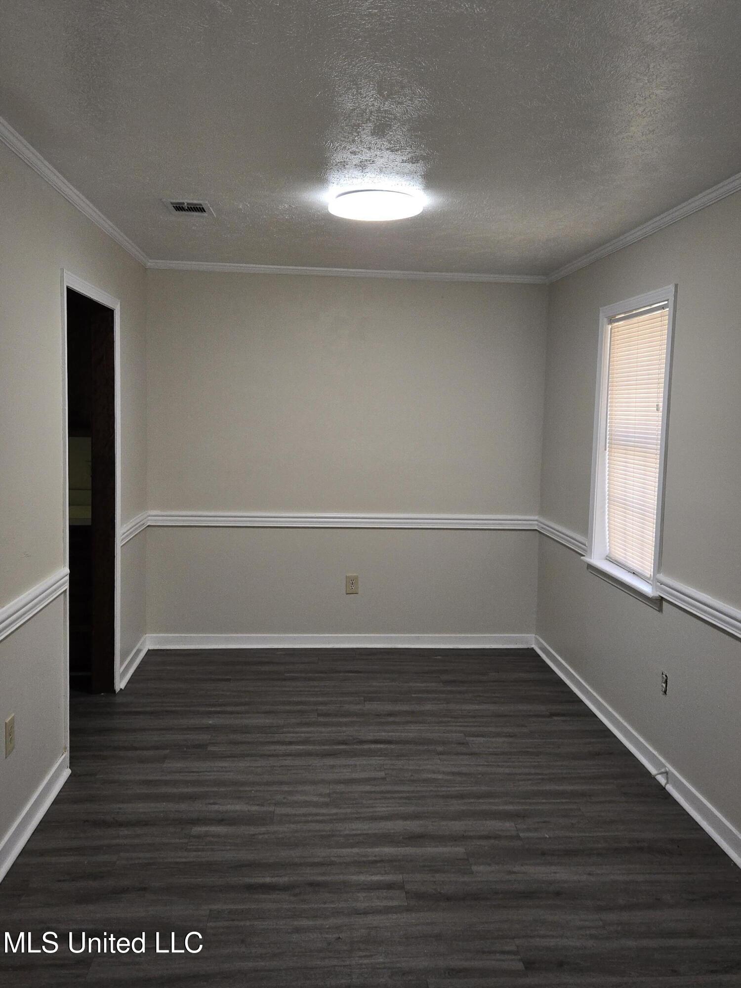 5713 Horton Ave Property Photo 4