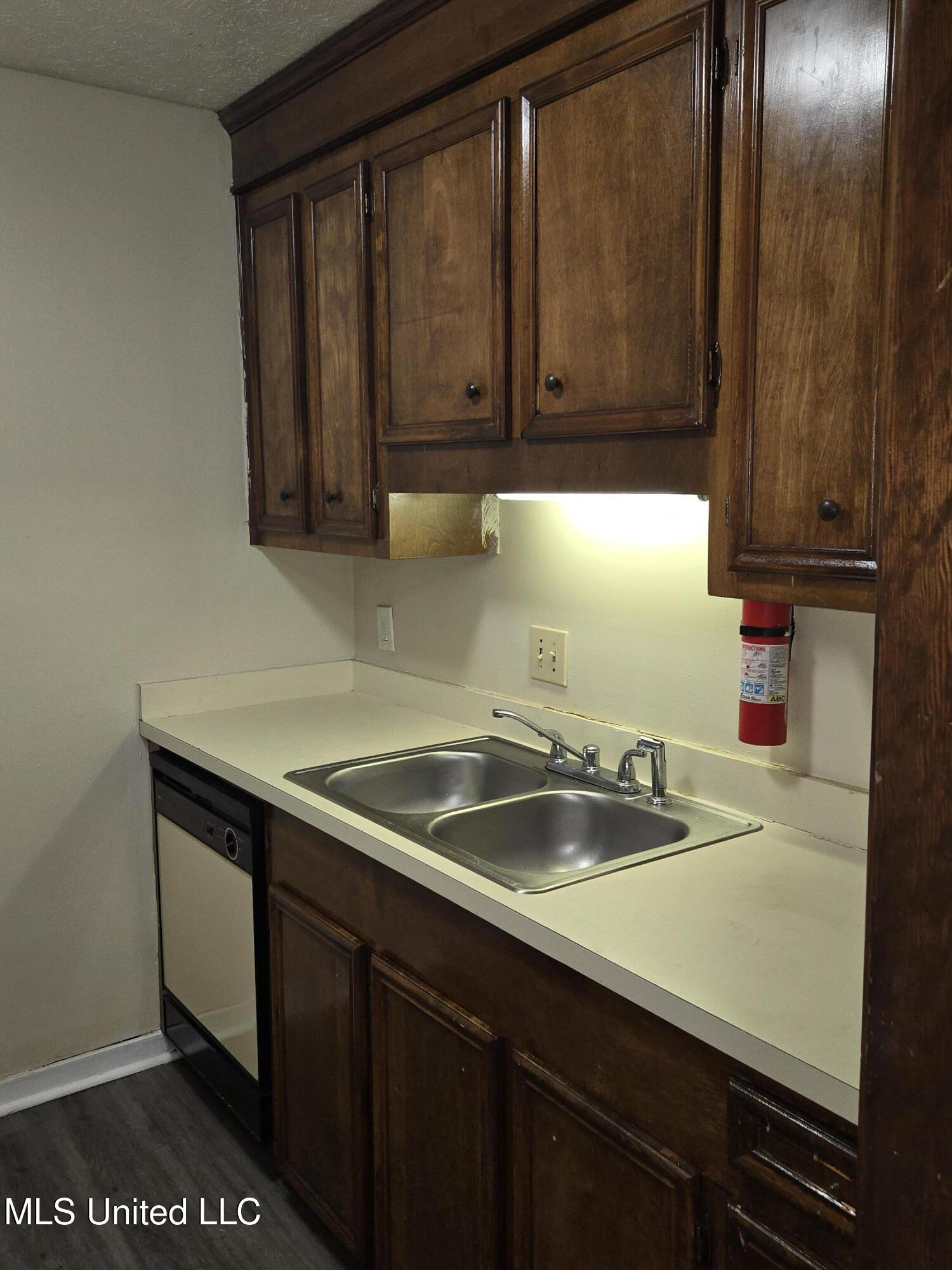 5713 Horton Ave Property Photo 5