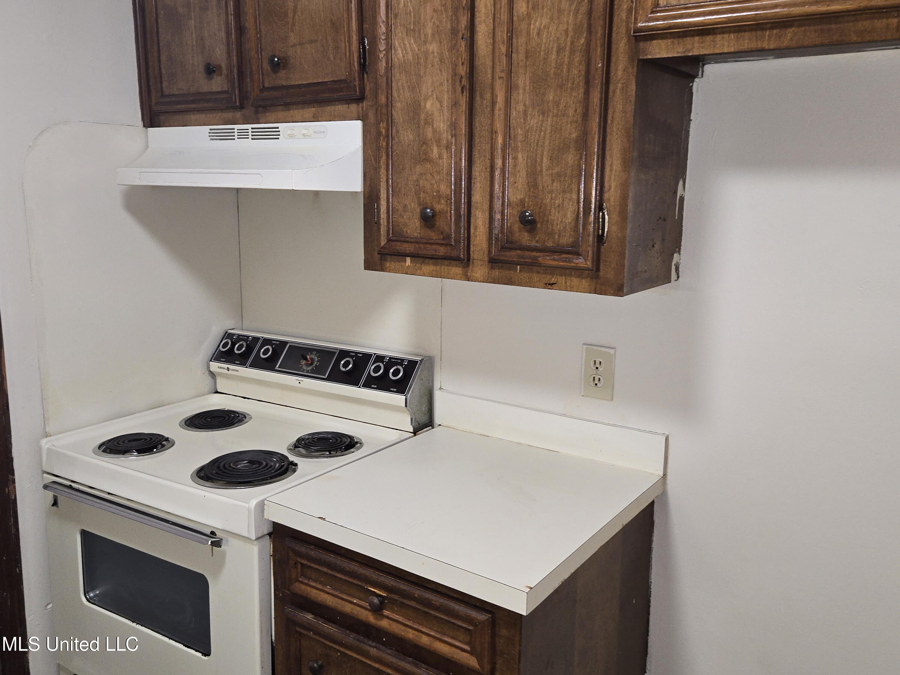 5713 Horton Ave Property Photo 6