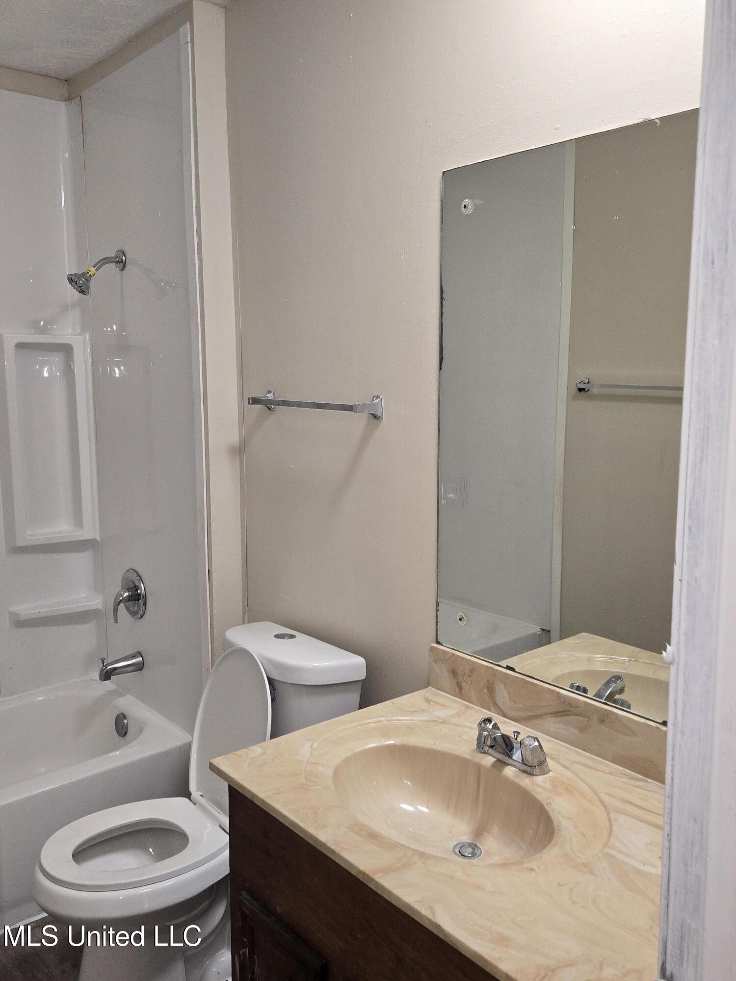 5713 Horton Ave Property Photo 9