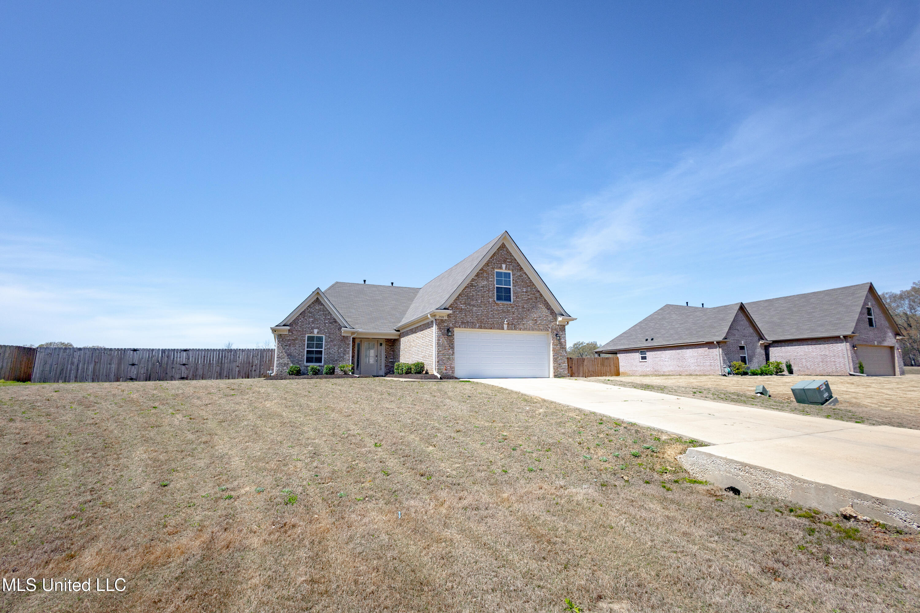 7599 Ridgefield Drive Property Photo 1