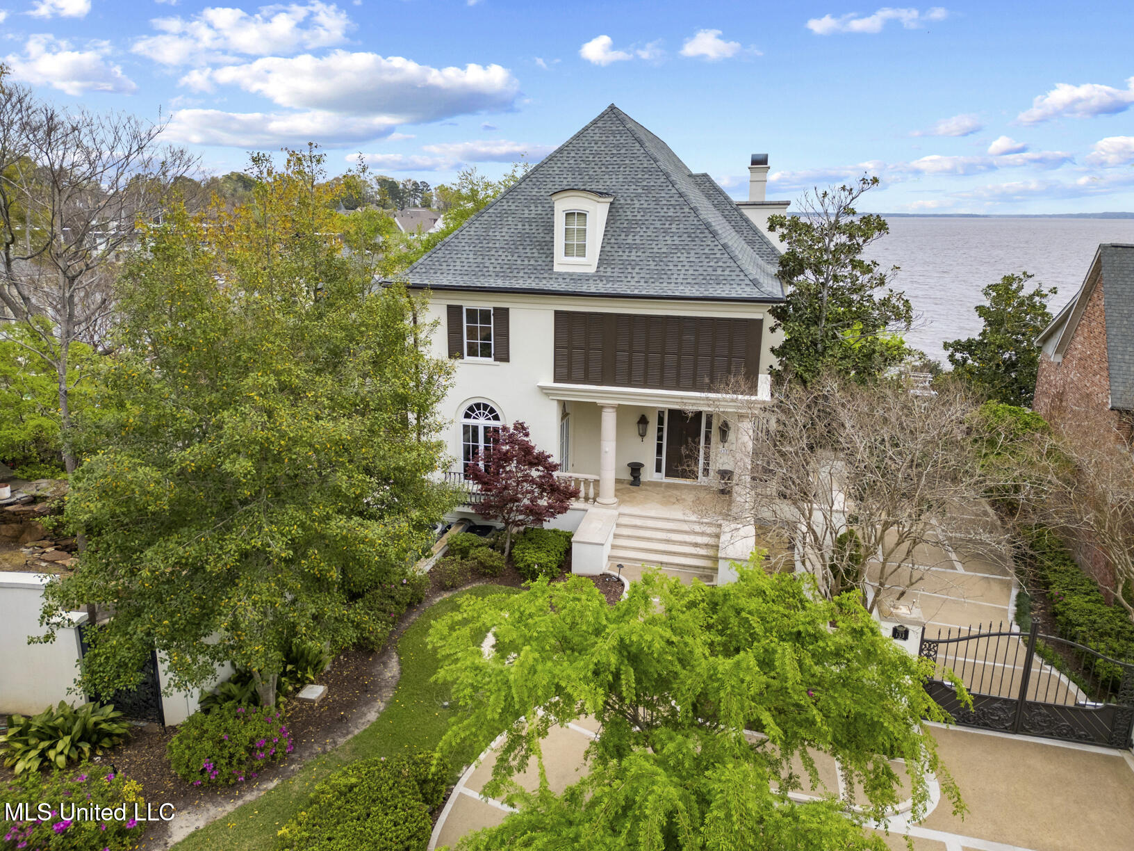 133 Overlook Pointe Drive Drive Property Photo 1