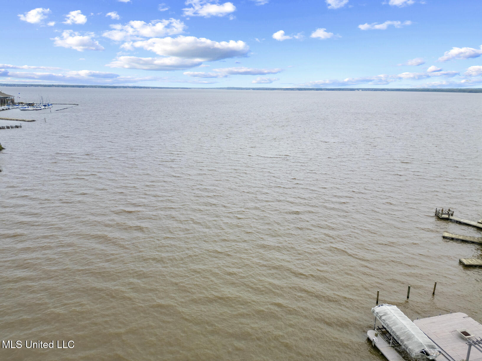 133 Overlook Pointe Drive Drive Property Photo 4