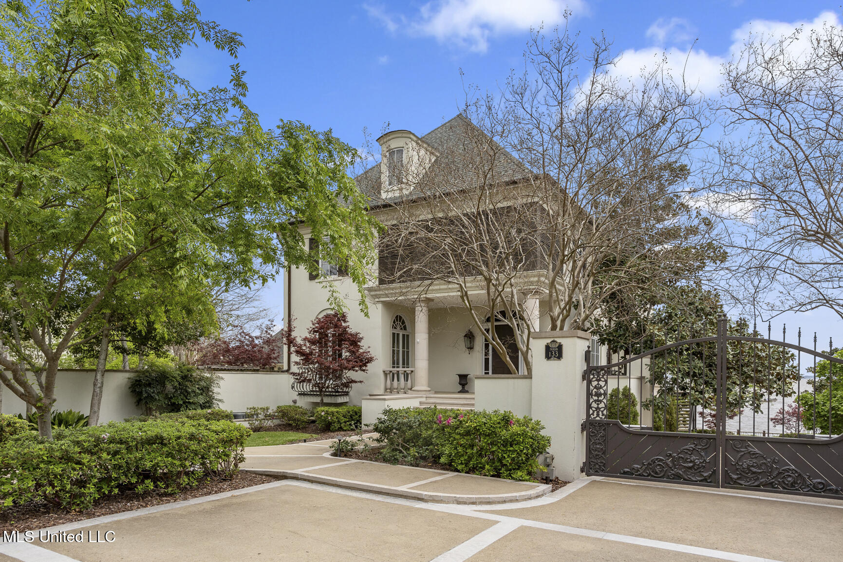 133 Overlook Pointe Drive Drive Property Photo 12