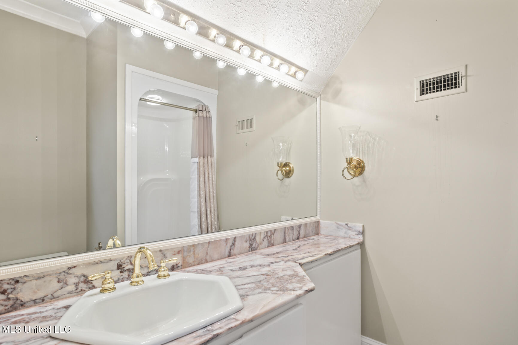 133 Overlook Pointe Drive Drive Property Photo 49