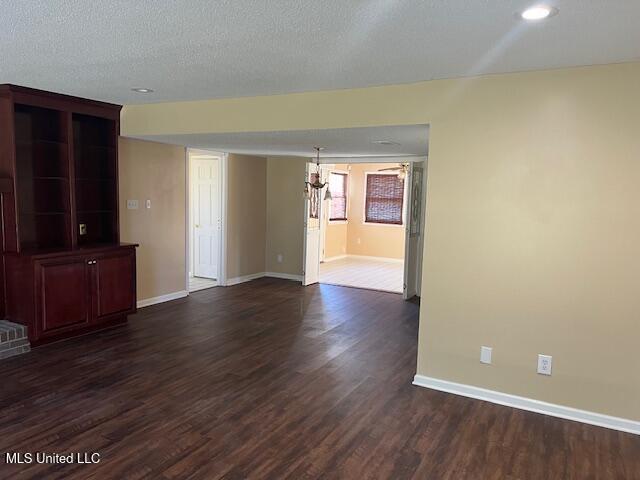 712 Eastwood Drive Property Photo 4