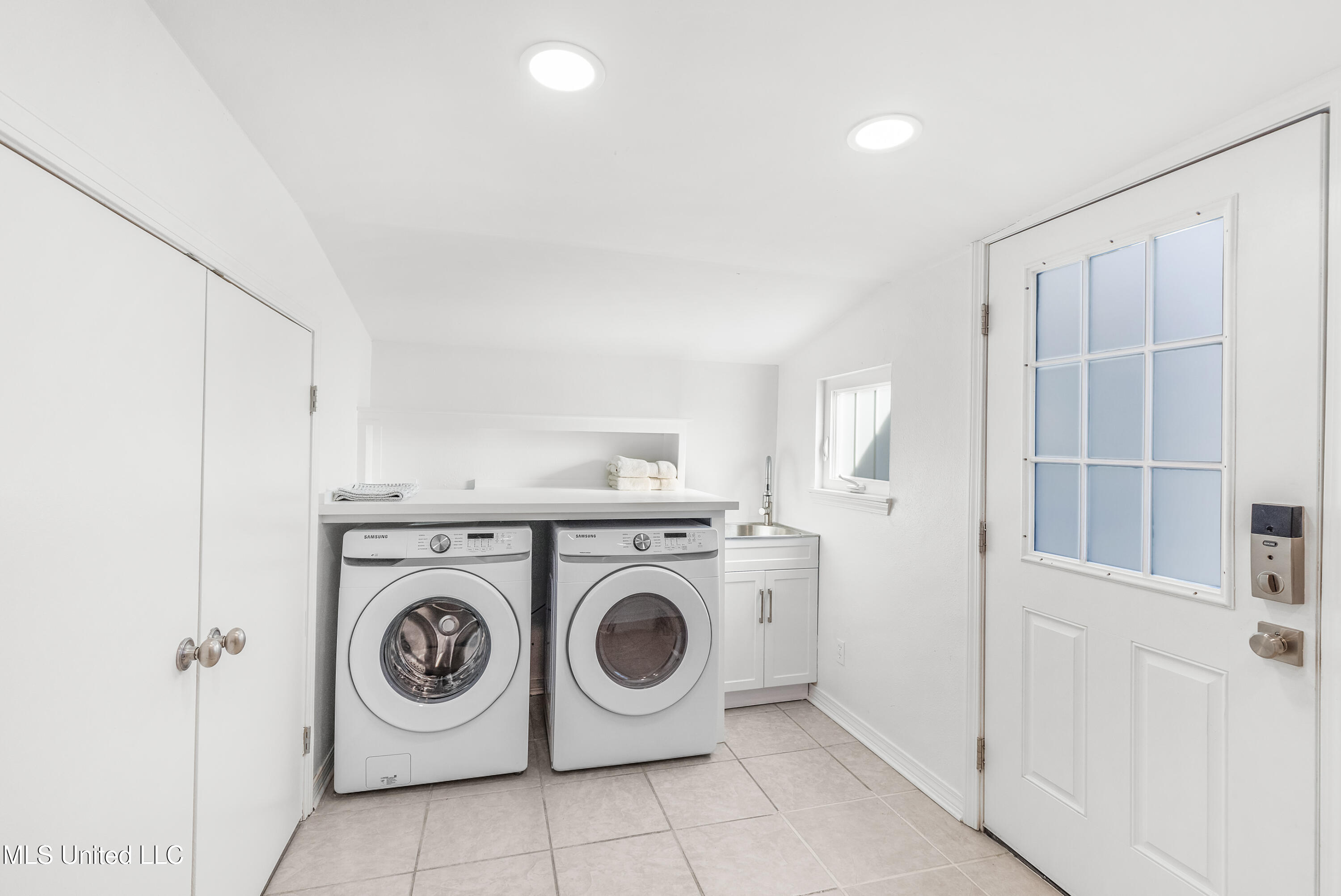 109 Court Street Property Photo 29