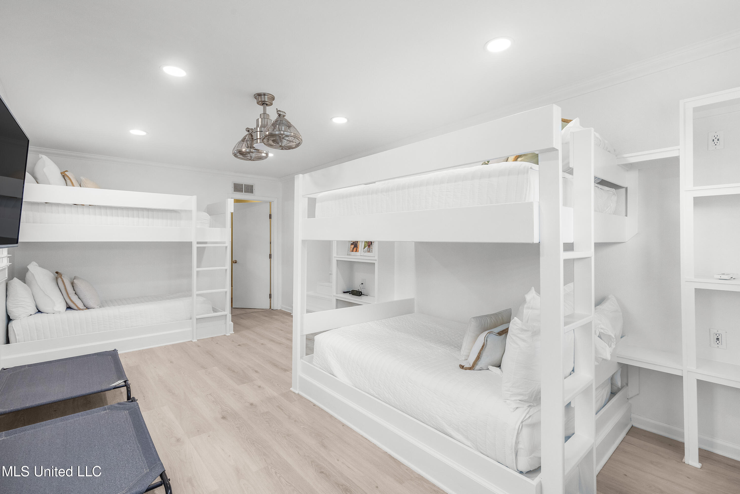 109 Court Street Property Photo 31