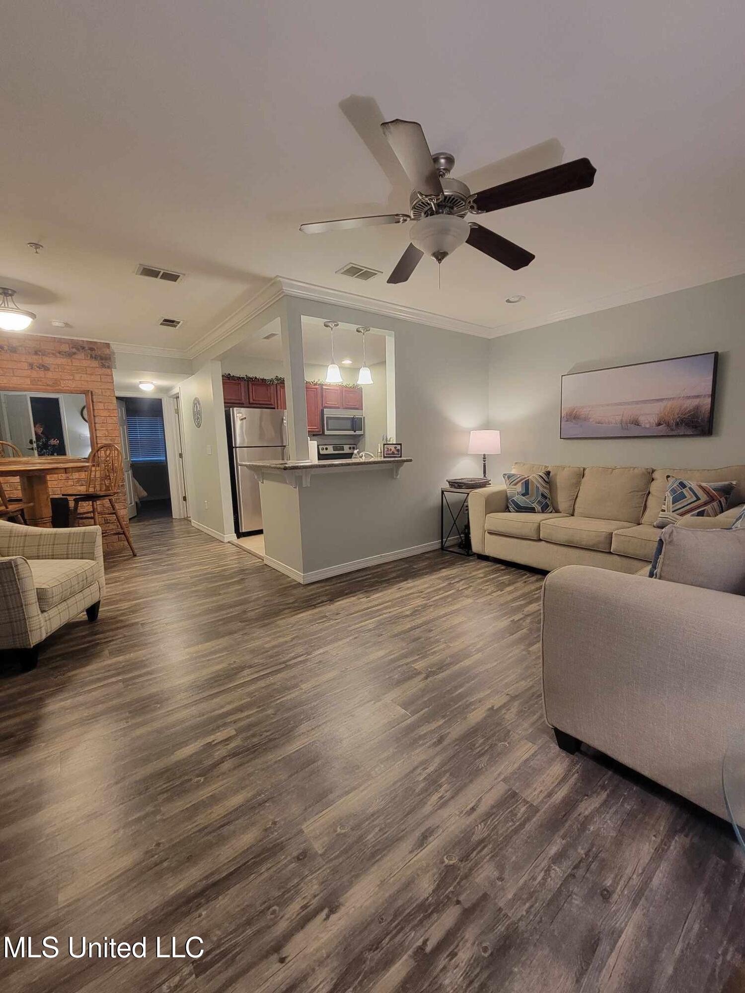 1282 Beach Boulevard Property Photo 2