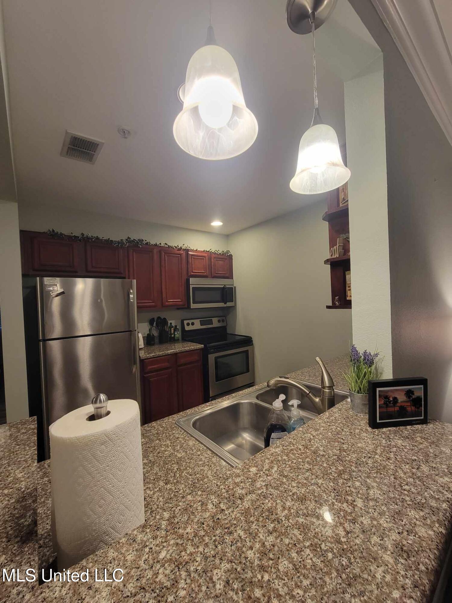 1282 Beach Boulevard Property Photo 5