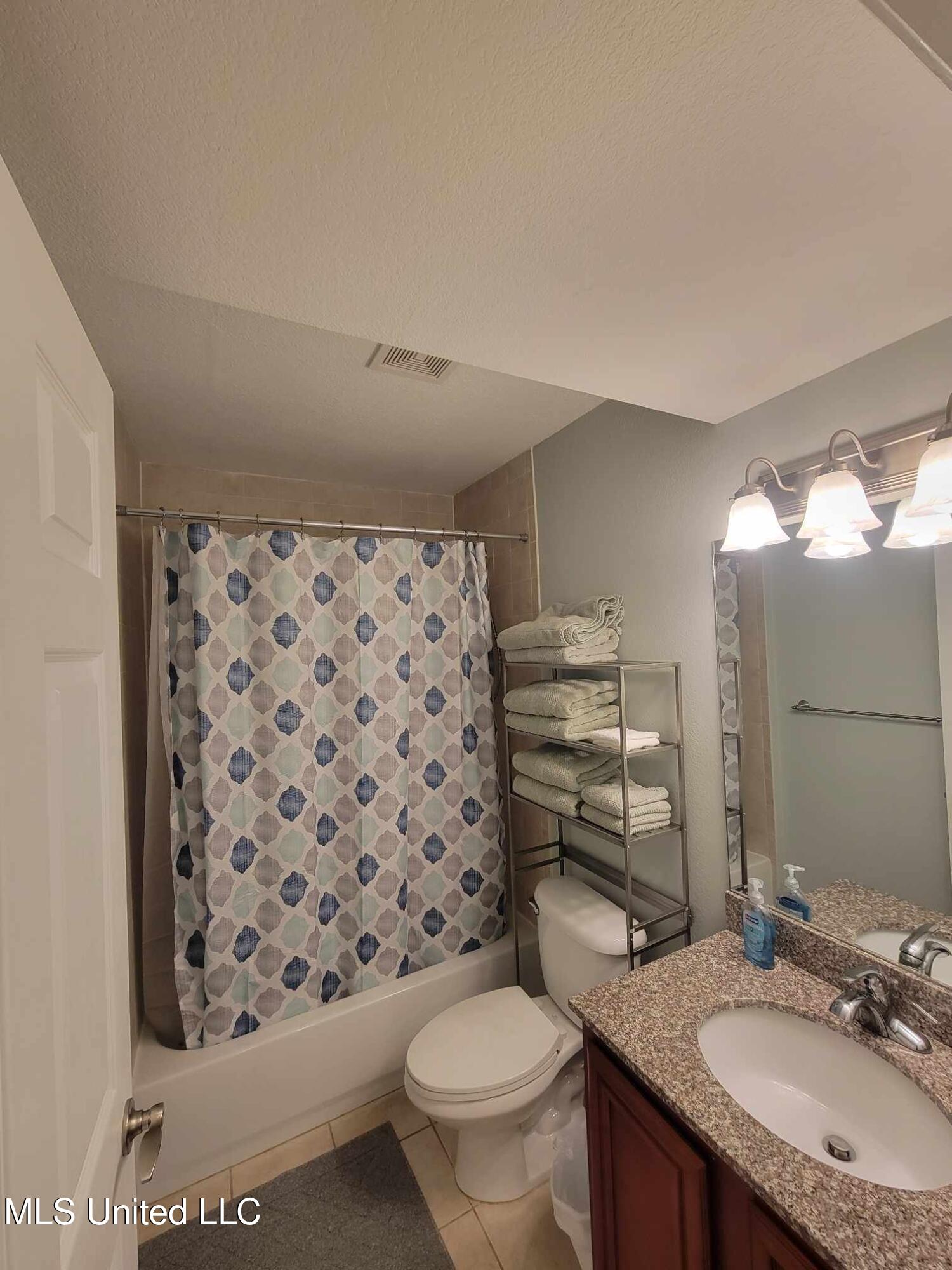 1282 Beach Boulevard Property Photo 7