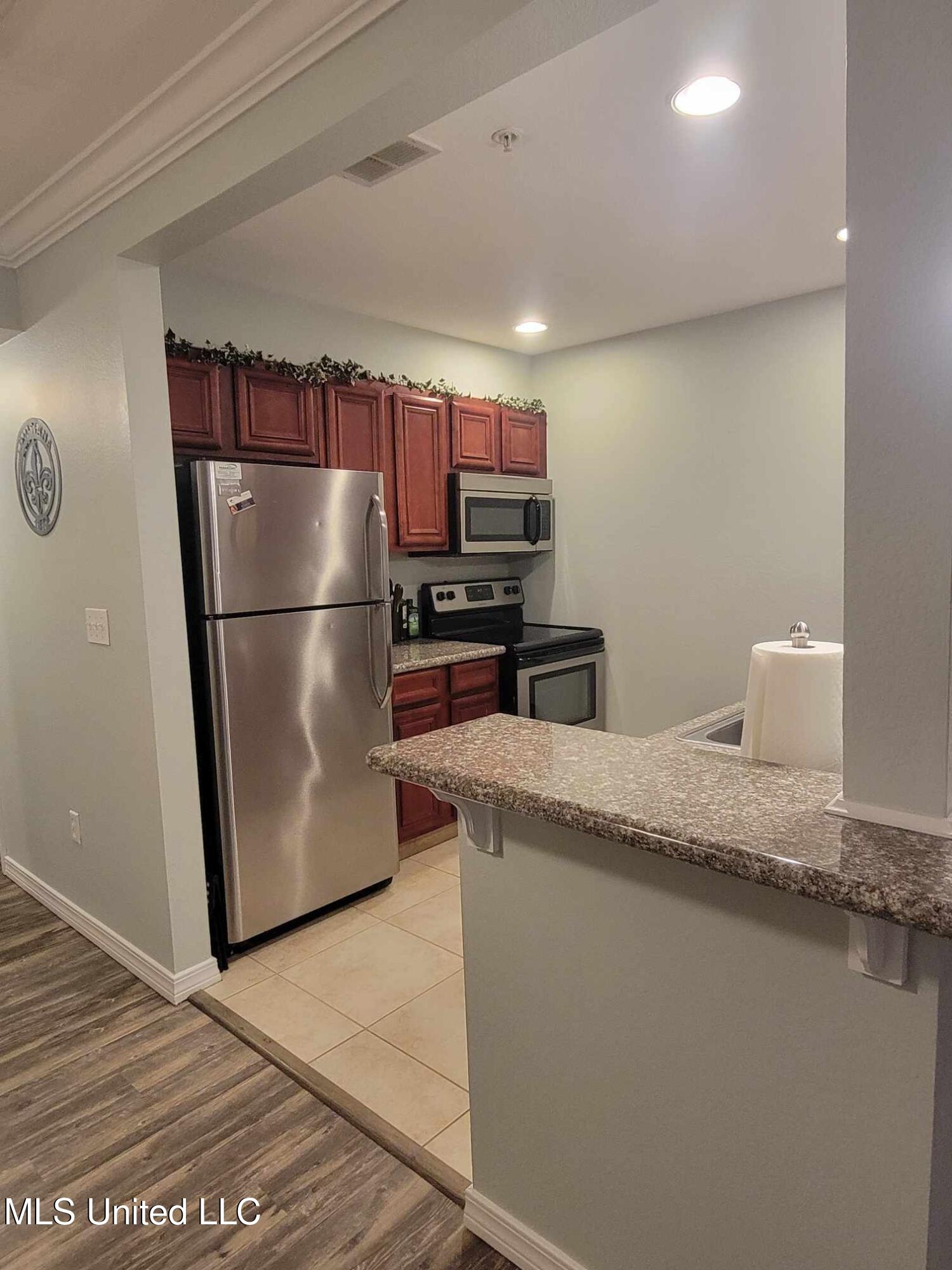 1282 Beach Boulevard Property Photo 11