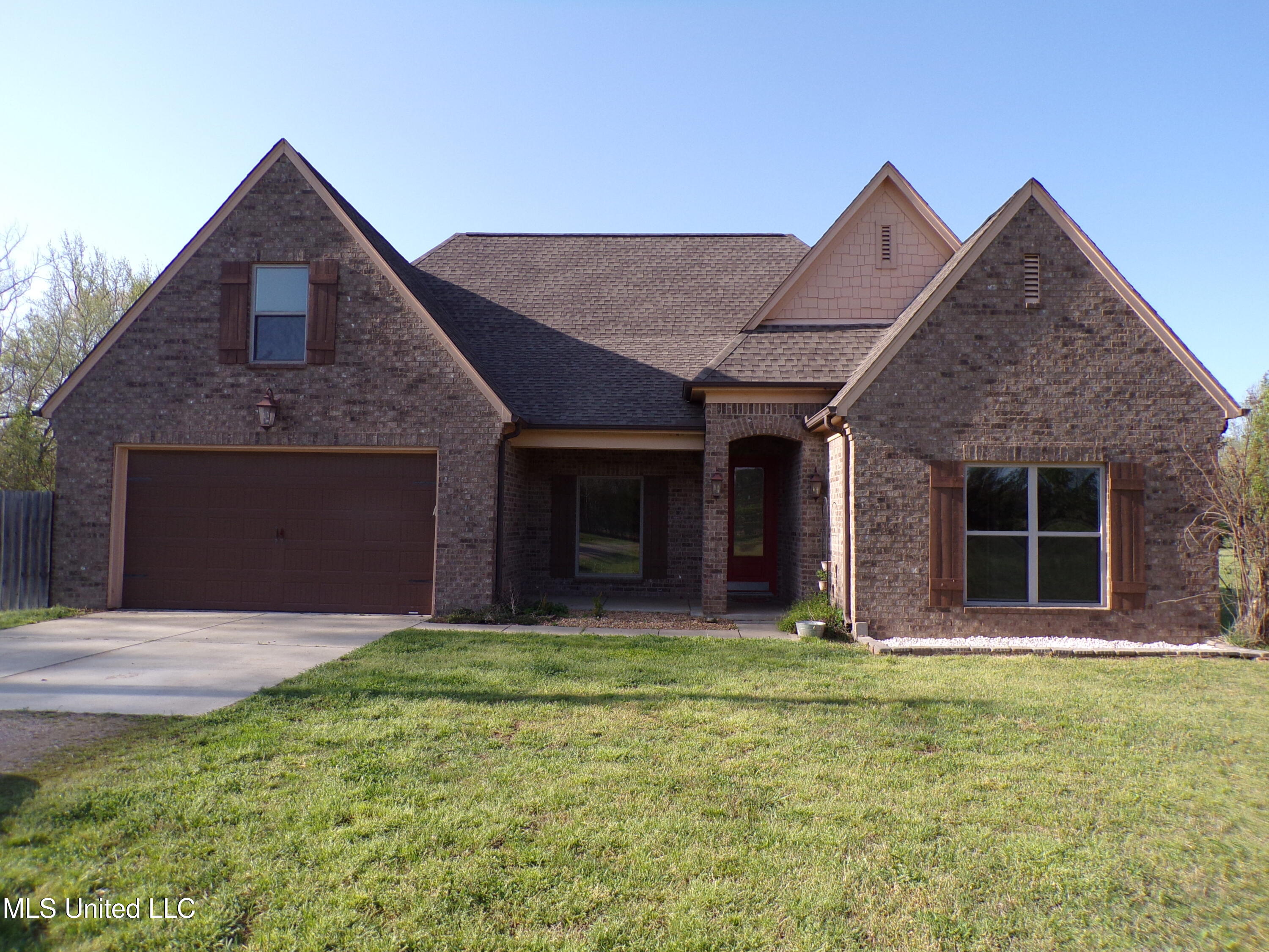 517 Golden Pond Drive Property Photo 1