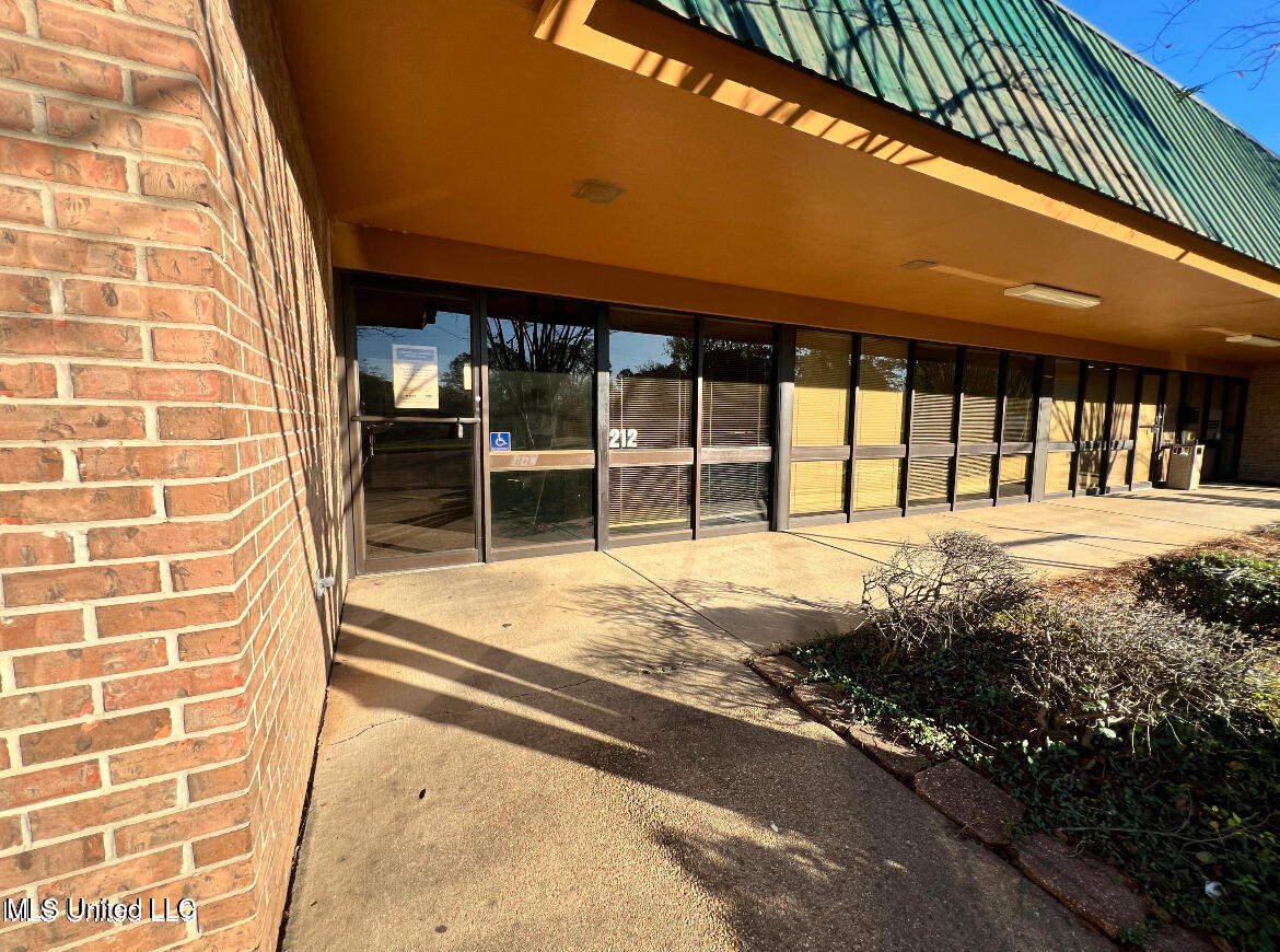 212 St Paul Street Property Photo 2