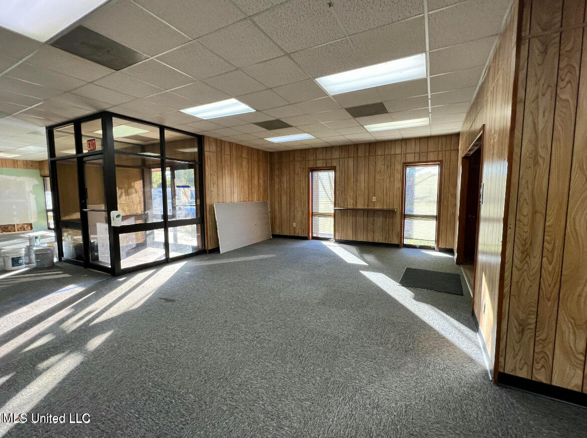 212 St Paul Street Property Photo 4