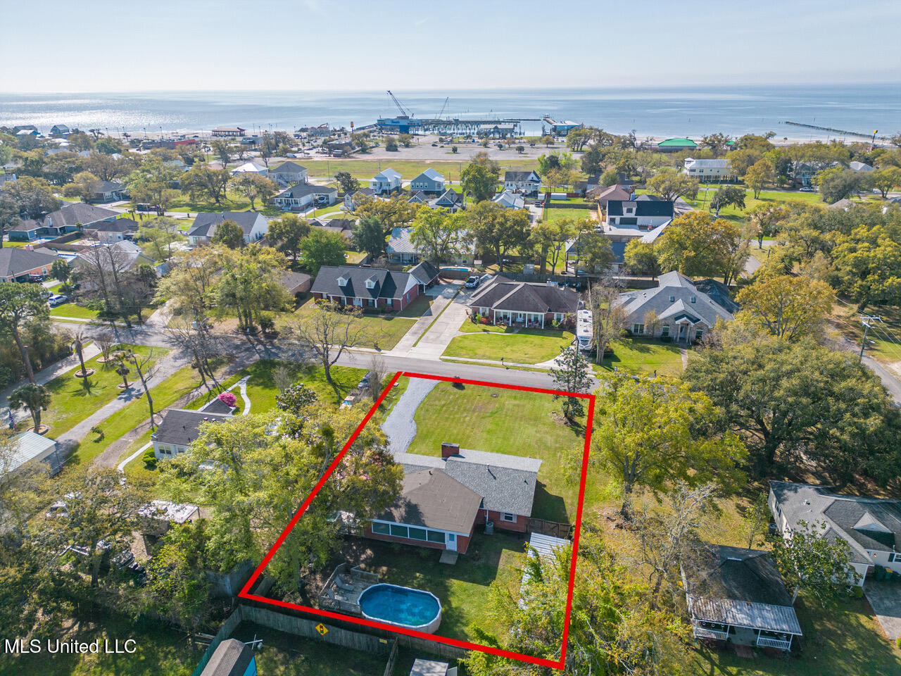 204 E Third Street Property Photo 2