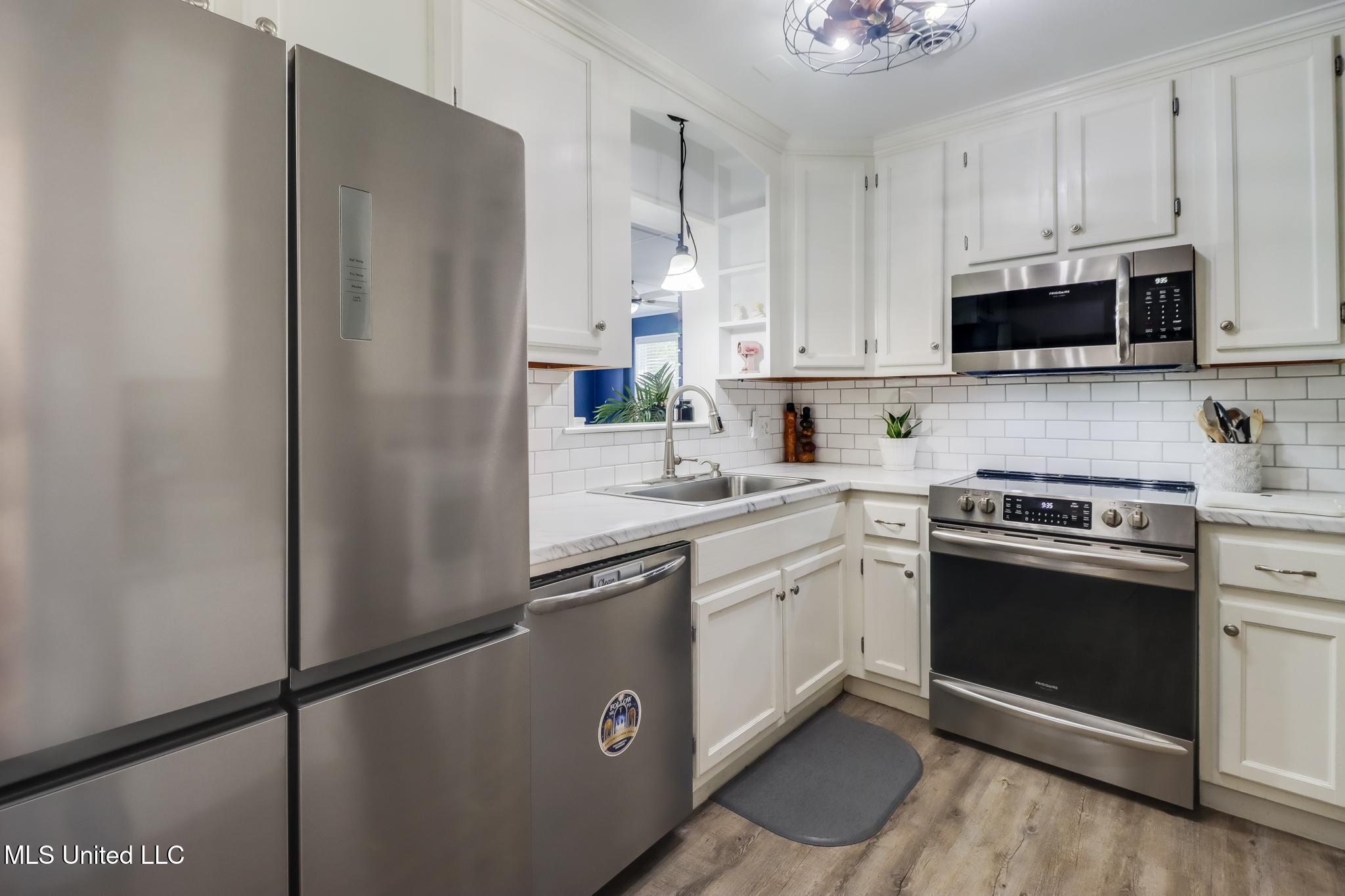 204 E Third Street Property Photo 10