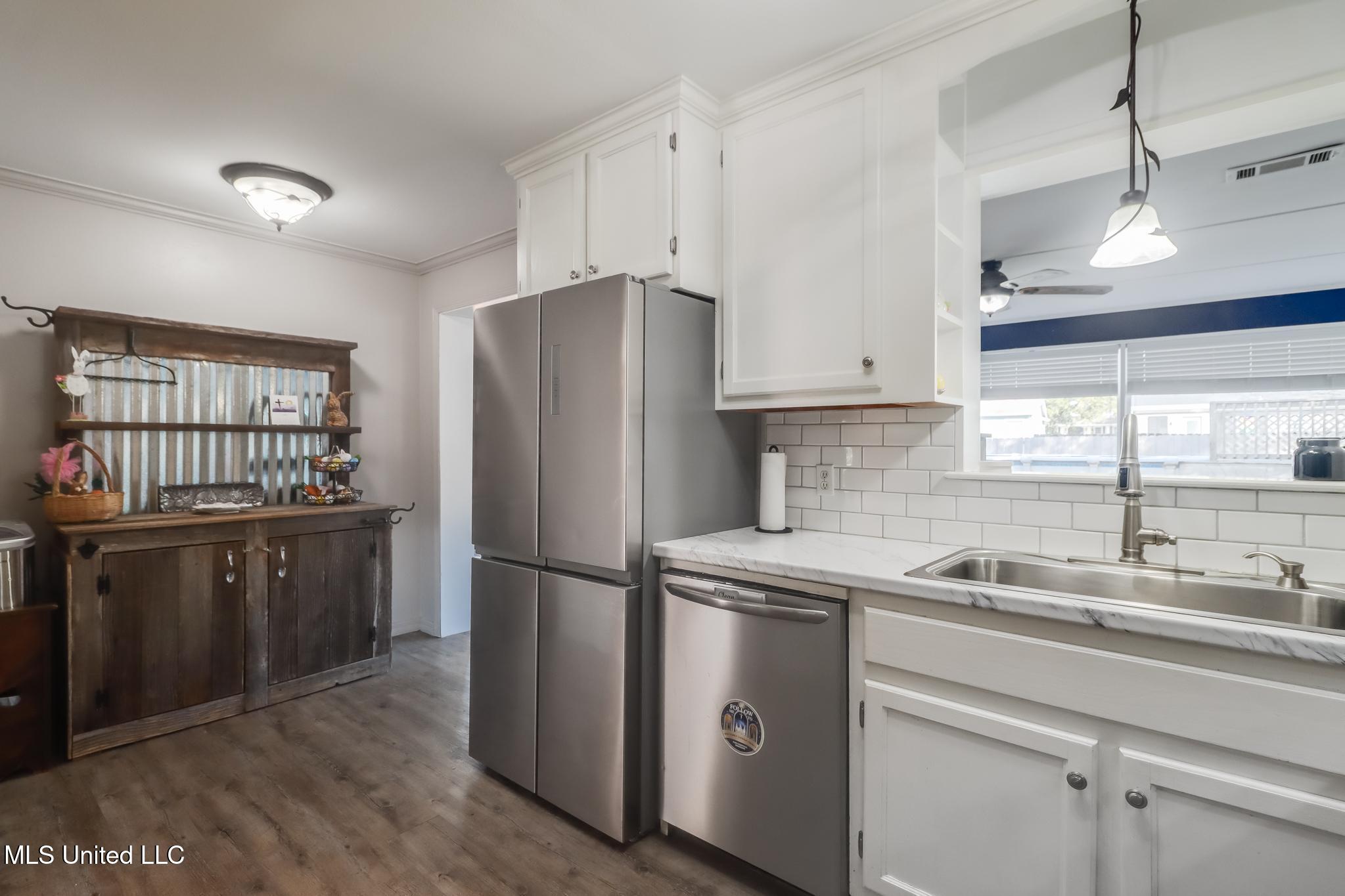 204 E Third Street Property Photo 11