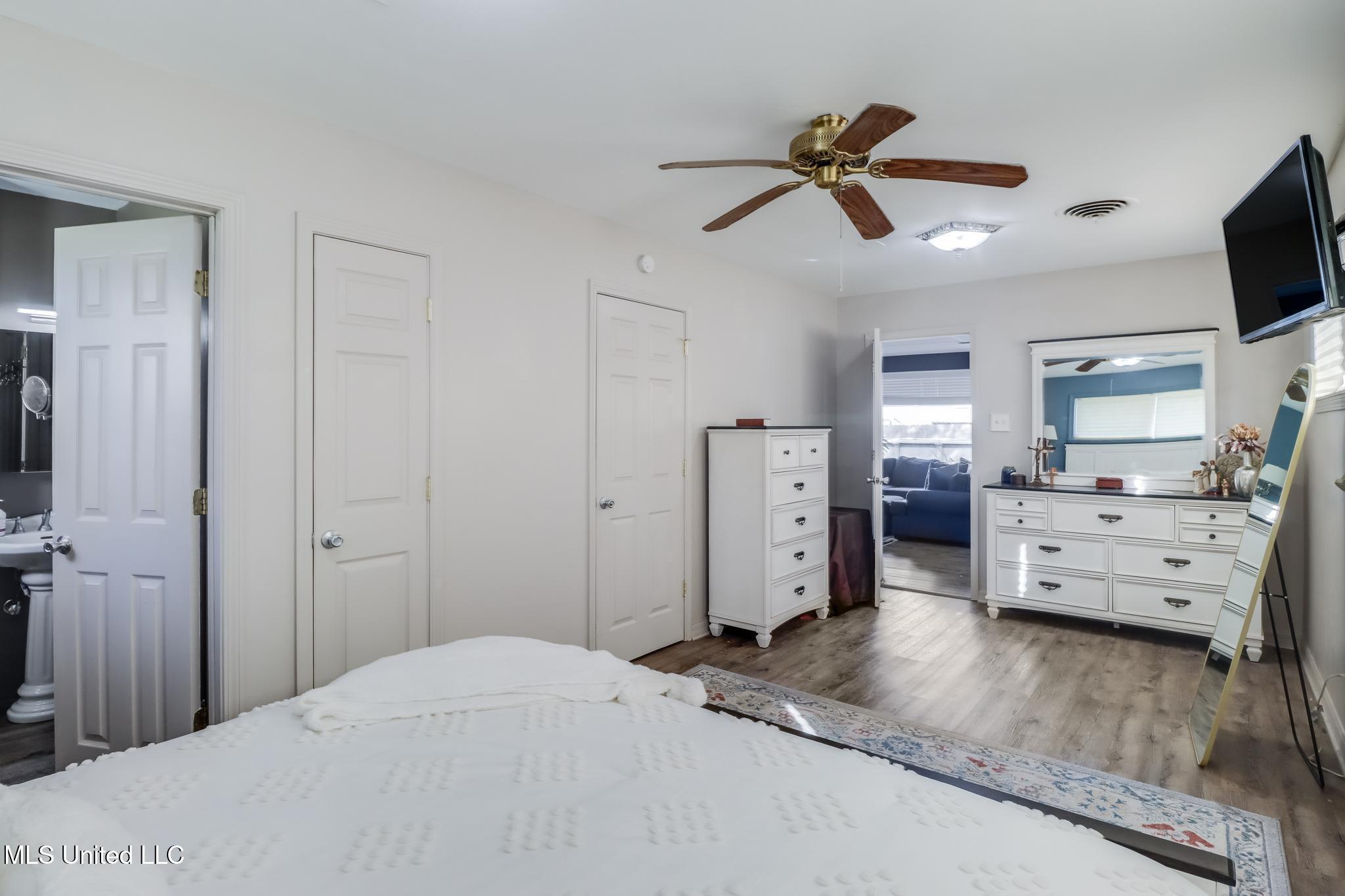 204 E Third Street Property Photo 14