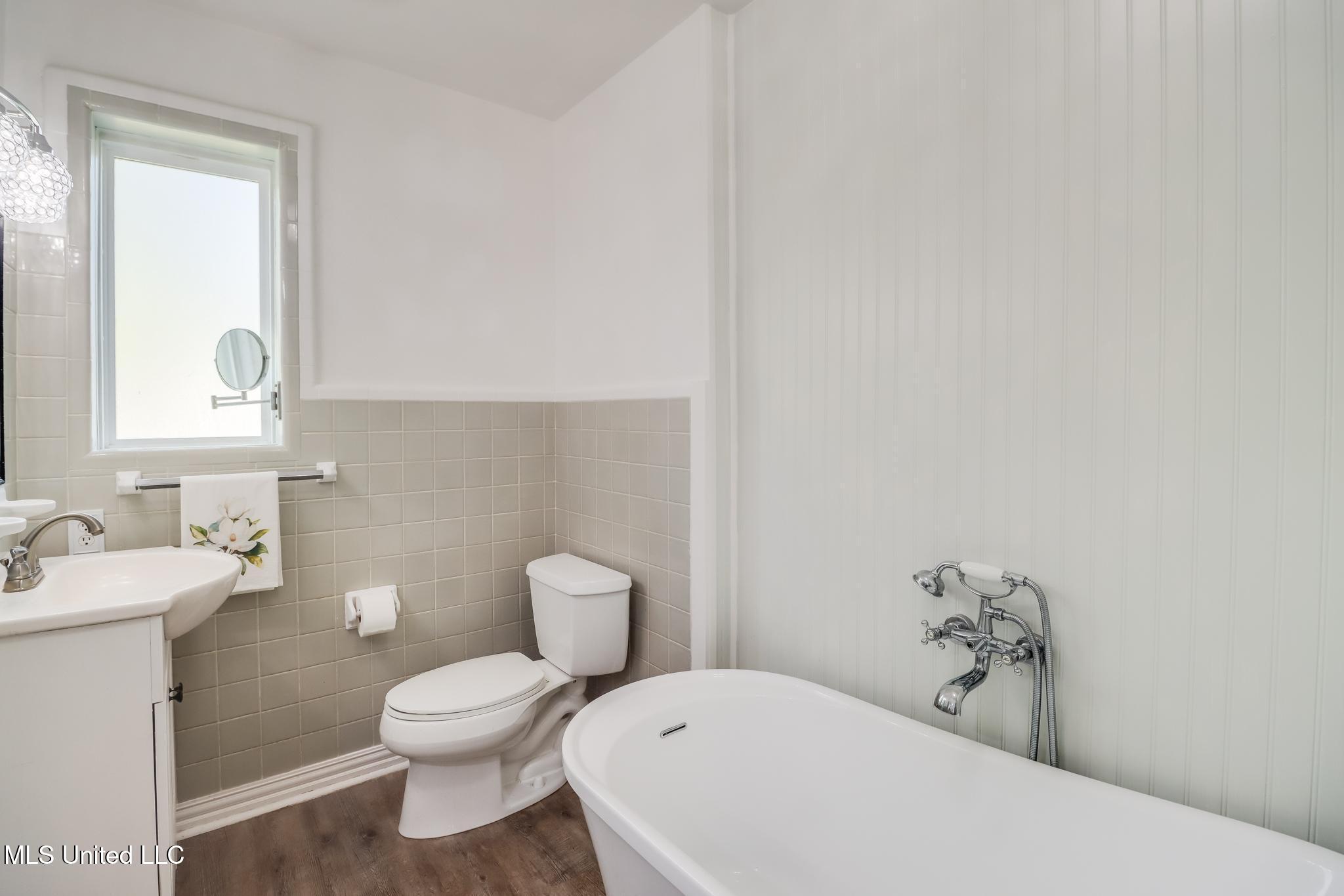 204 E Third Street Property Photo 17