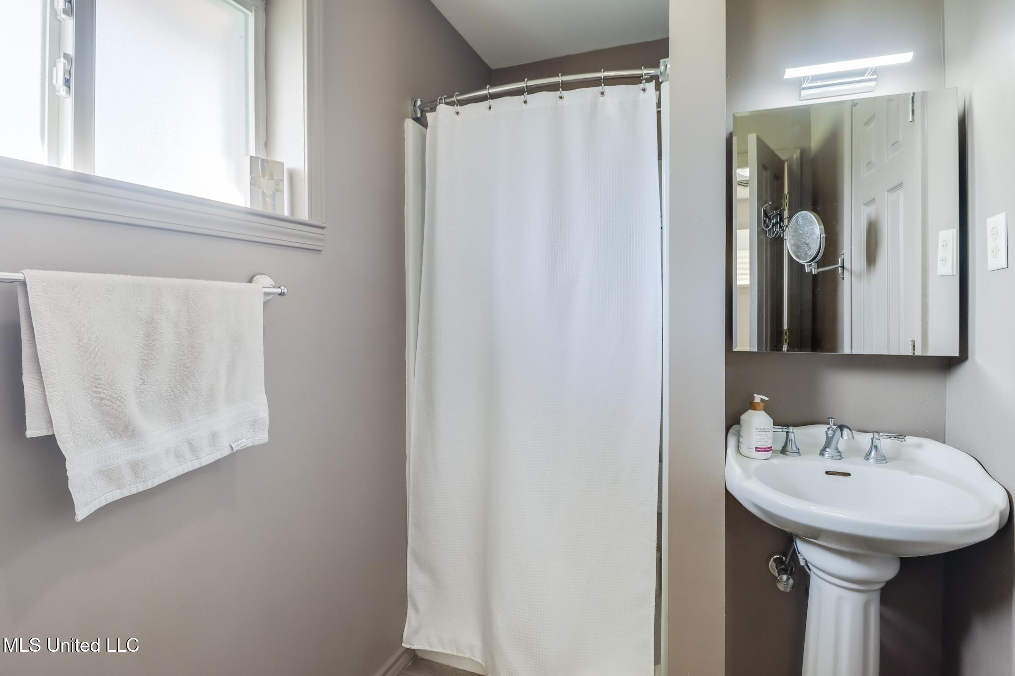 204 E Third Street Property Photo 23