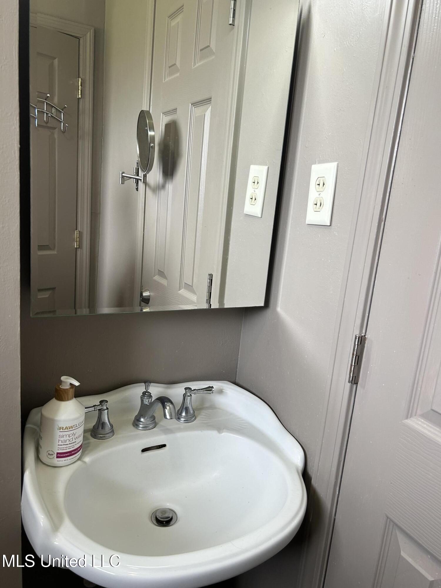 204 E Third Street Property Photo 24