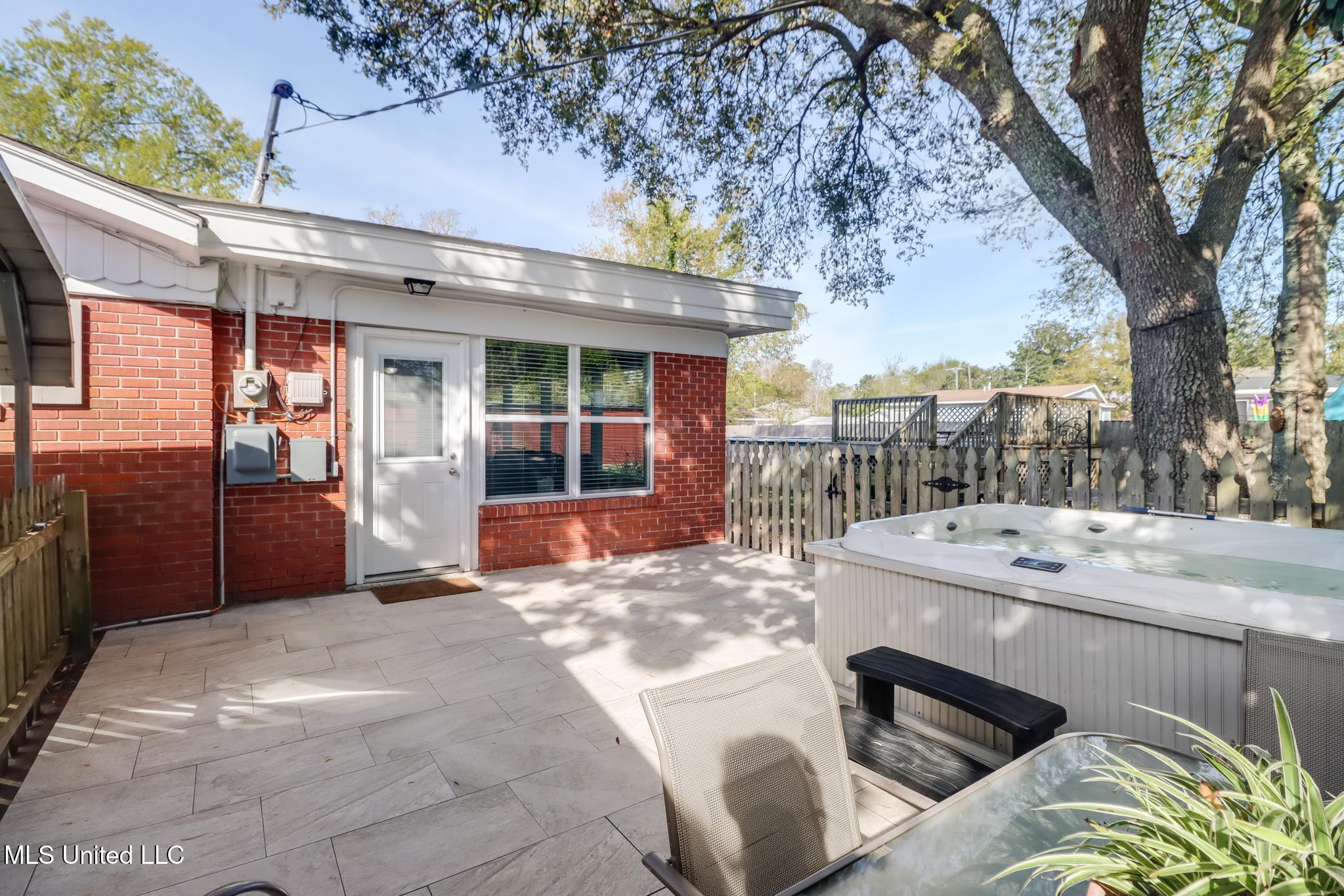 204 E Third Street Property Photo 27