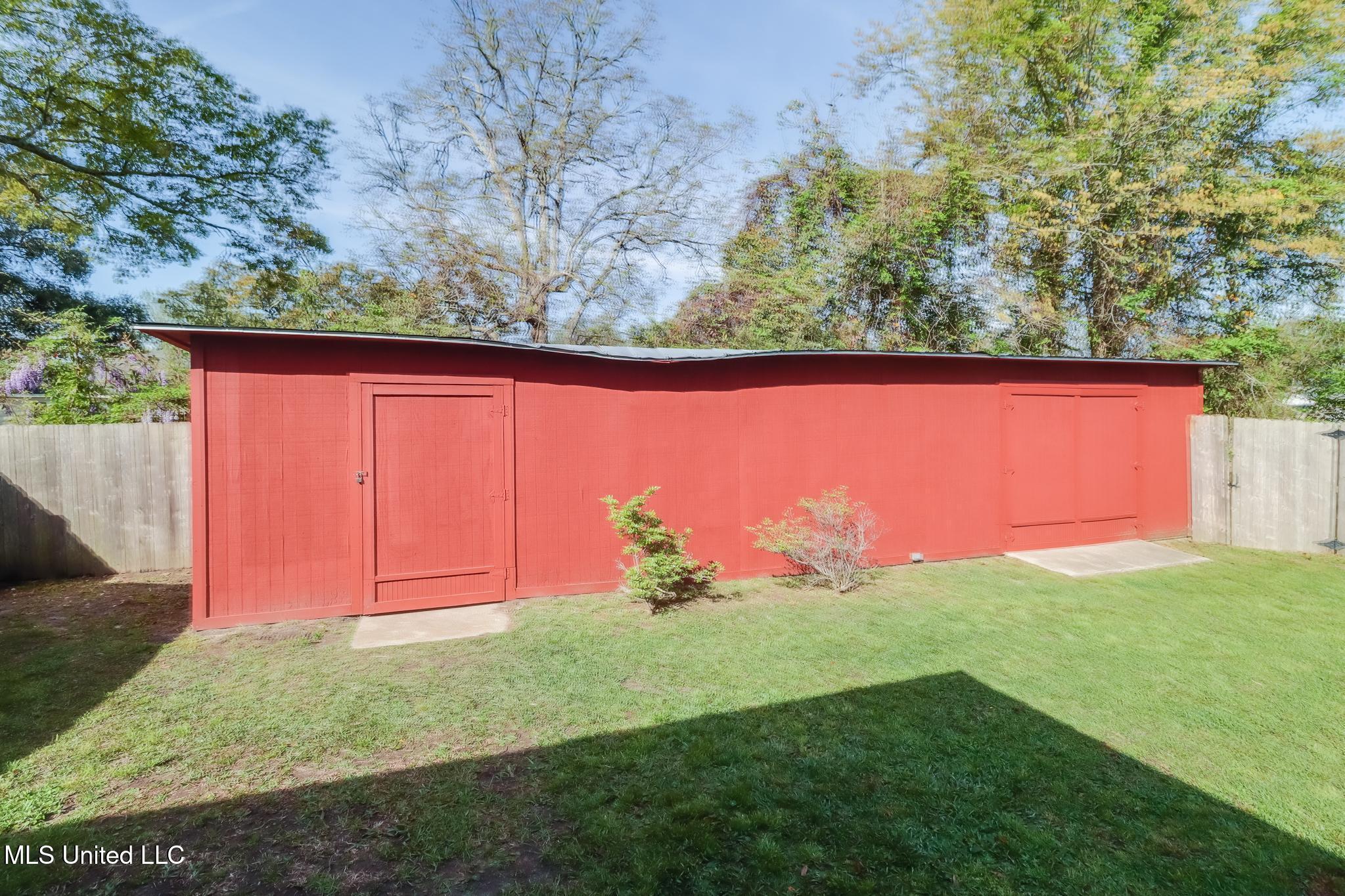 204 E Third Street Property Photo 28