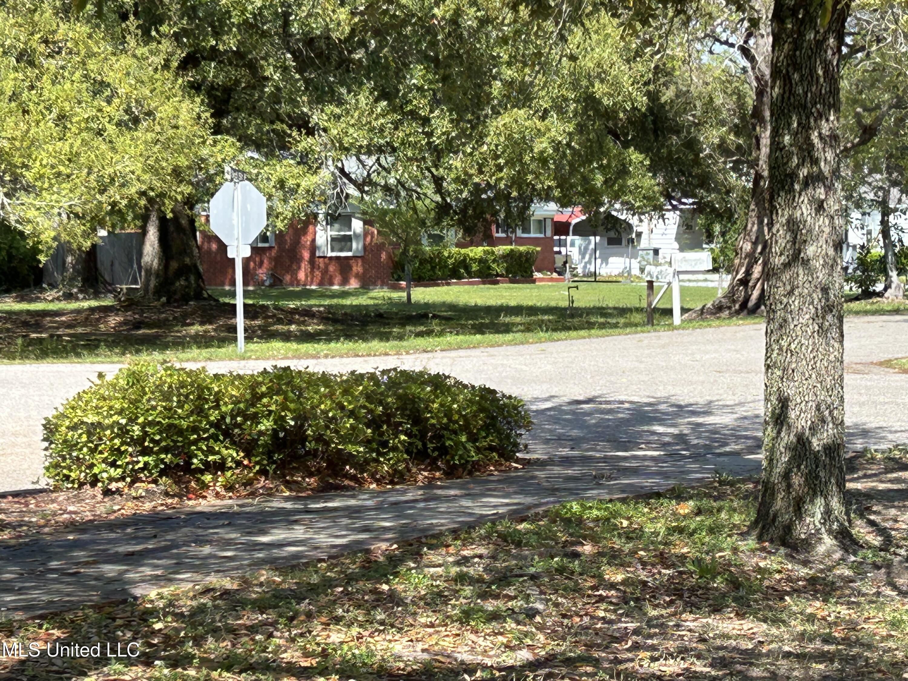 204 E Third Street Property Photo 33