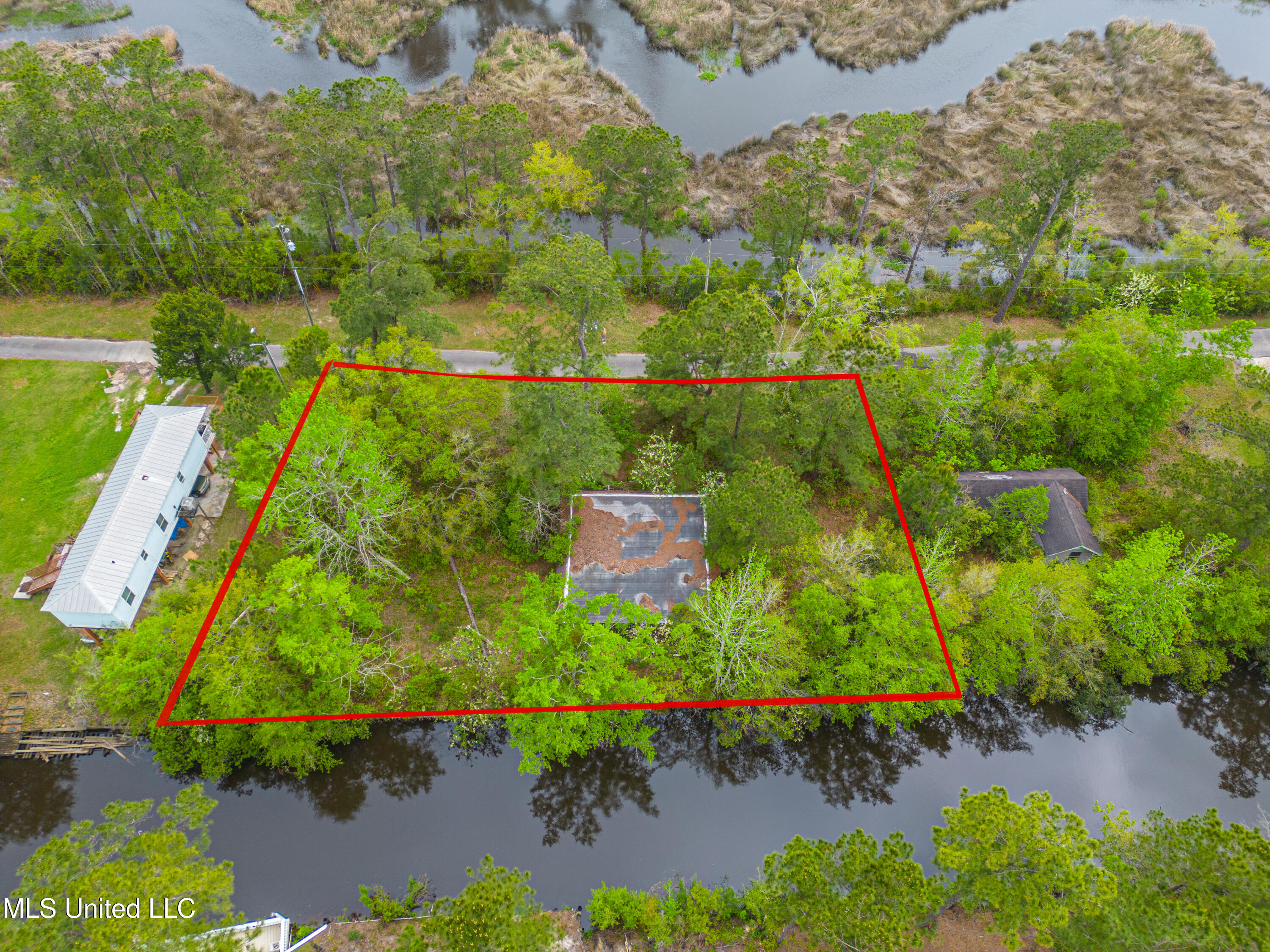 11308 Lake Drive Property Photo 4
