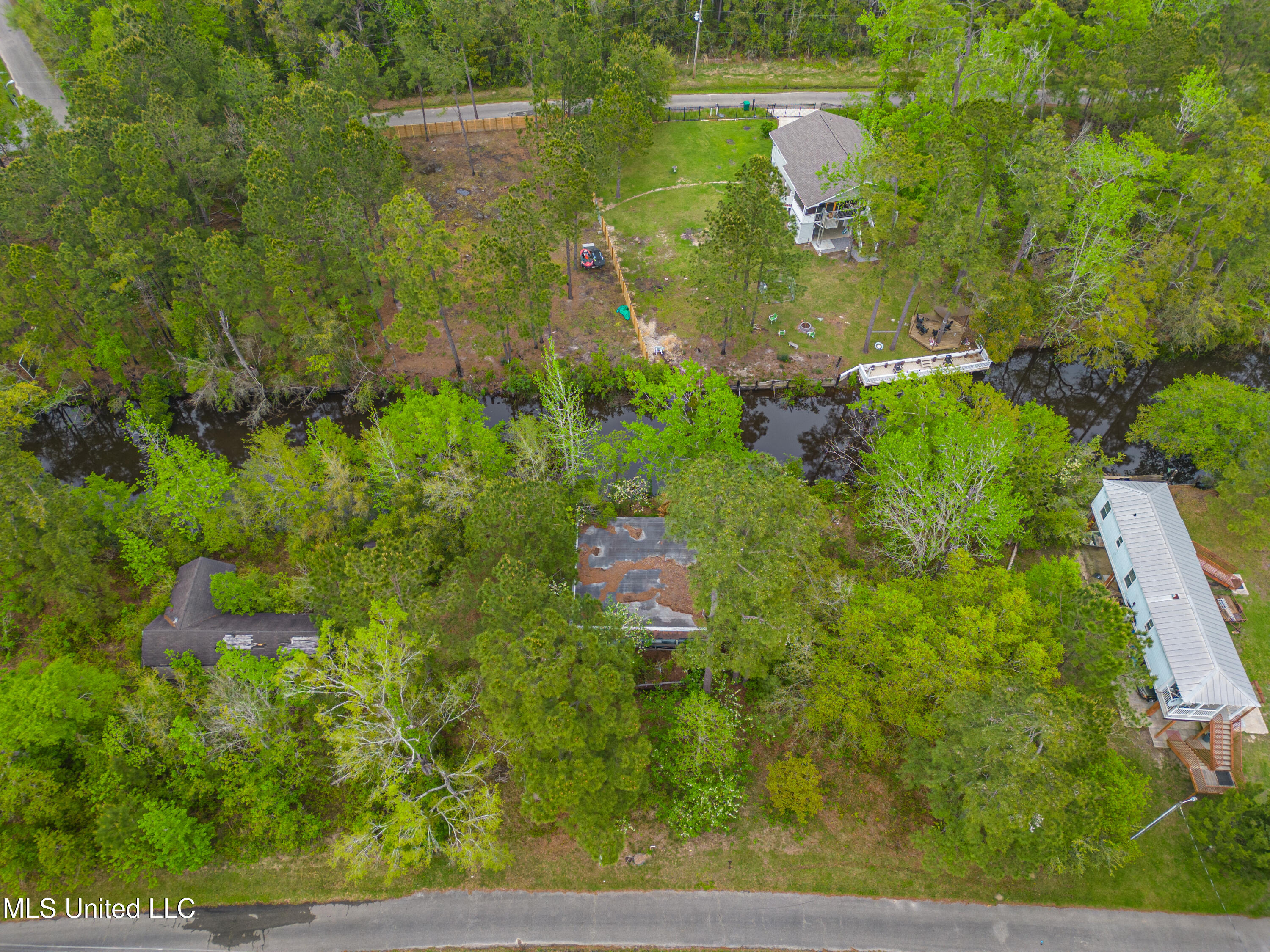 11308 Lake Drive Property Photo 5