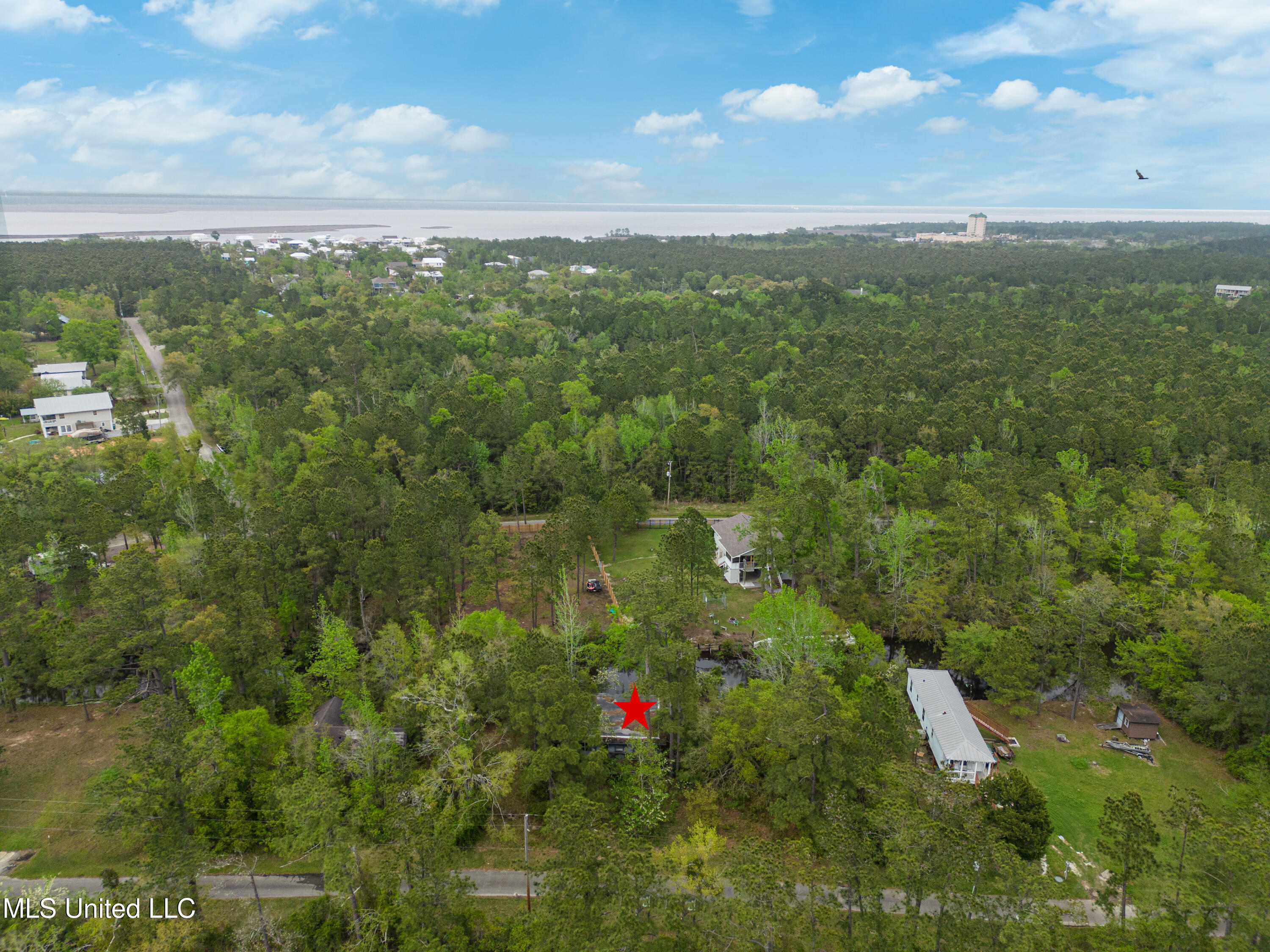 11308 Lake Drive Property Photo 6