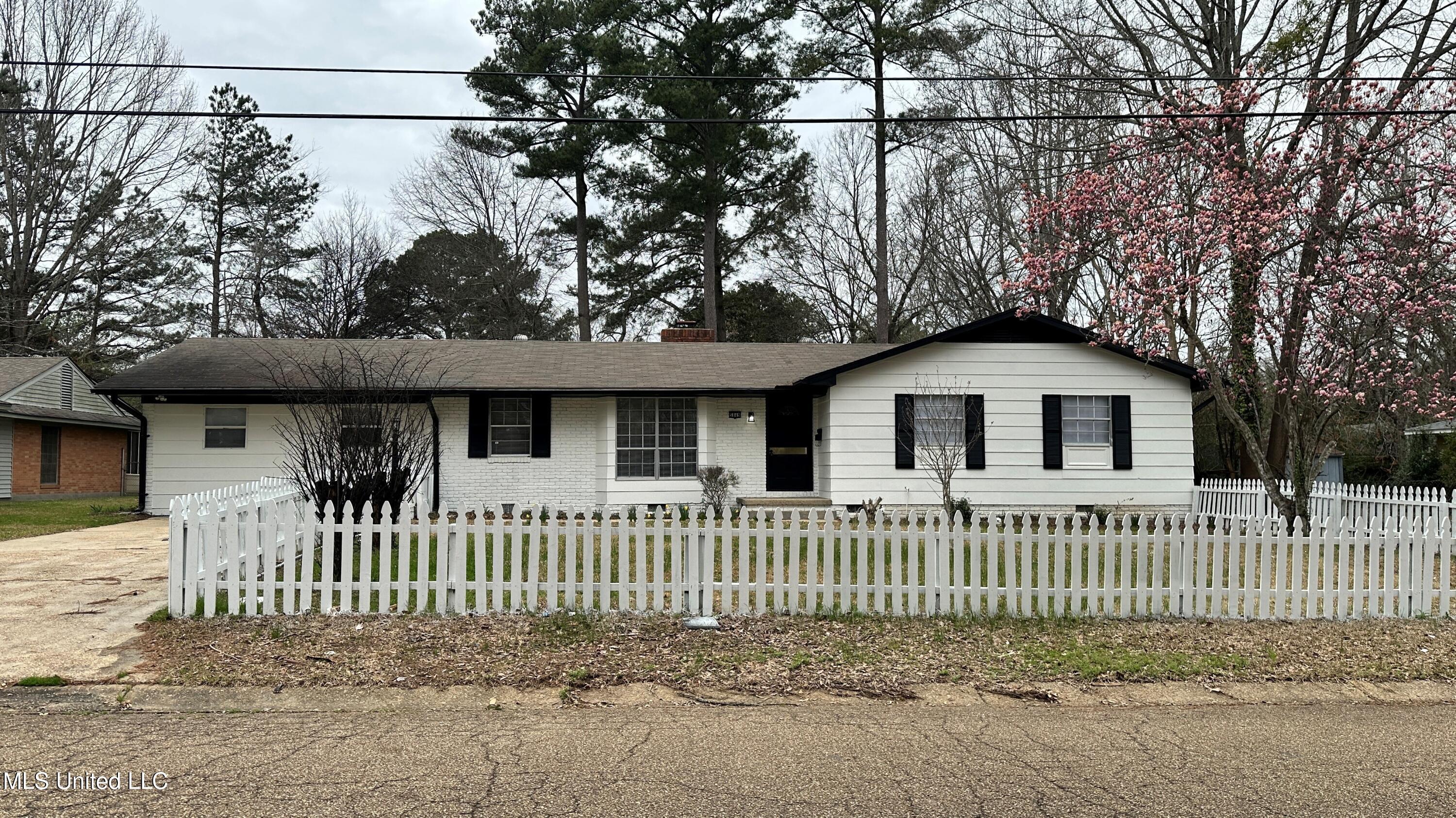 5849 Medallion Drive Property Photo 3